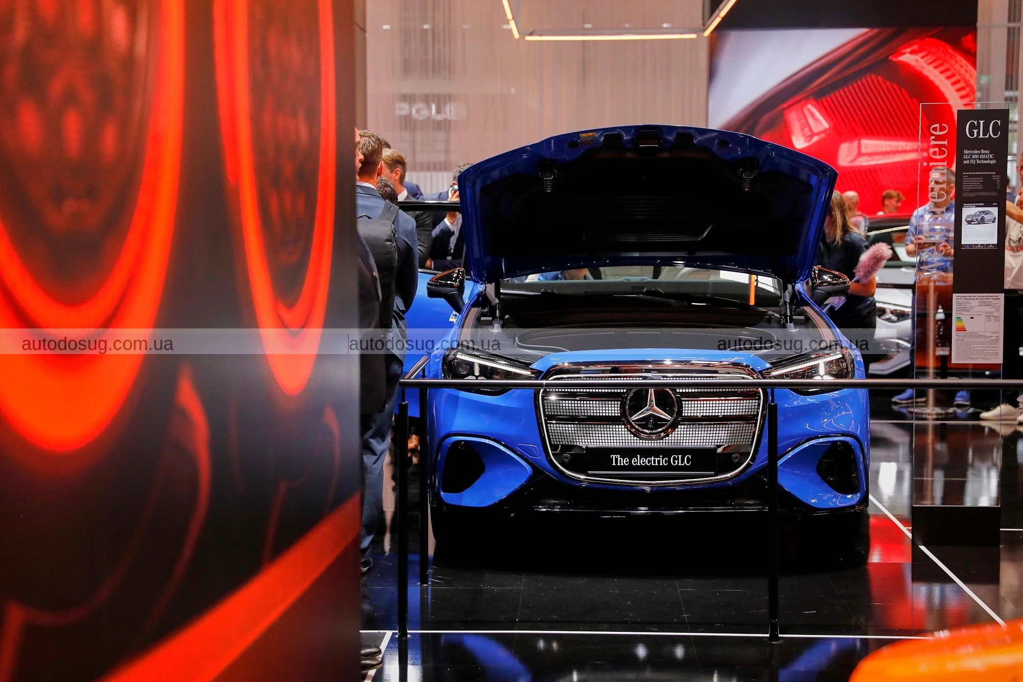 Новий повністю електричний Mercedes GLC має решітку радіатора, достатньо велику, щоб «проковтнути» BMW