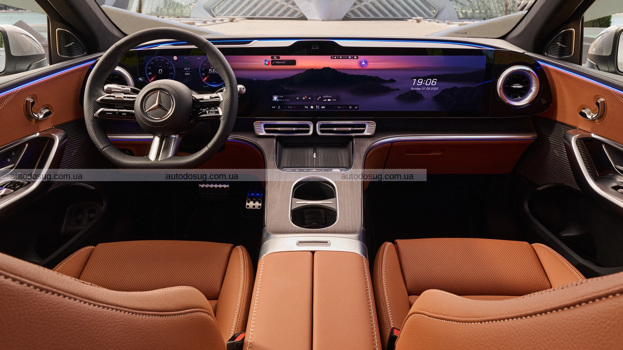 Новий повністю електричний Mercedes GLC має решітку радіатора, достатньо велику, щоб «проковтнути» BMW