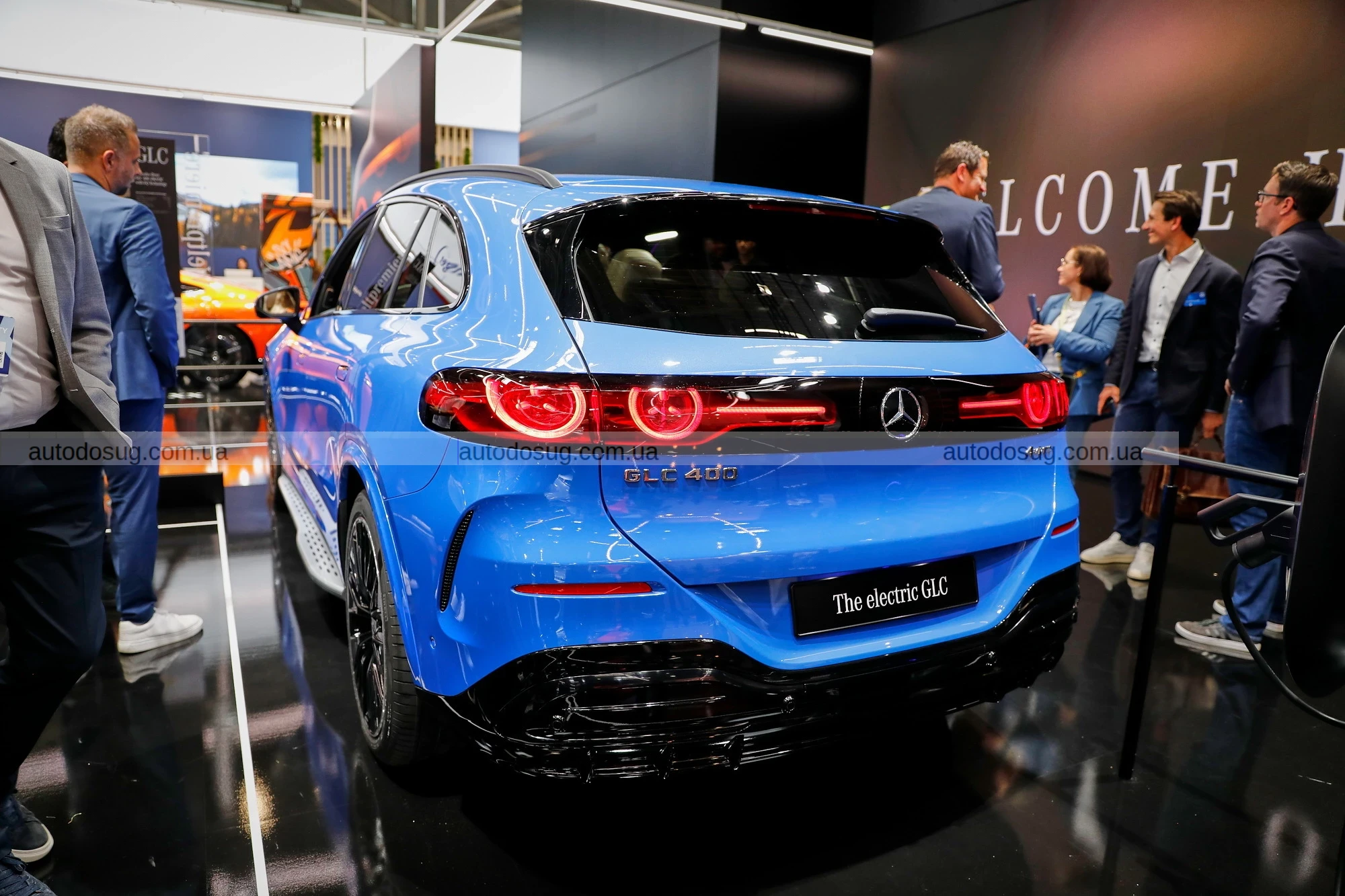 Новий повністю електричний Mercedes GLC має решітку радіатора, достатньо велику, щоб «проковтнути» BMW