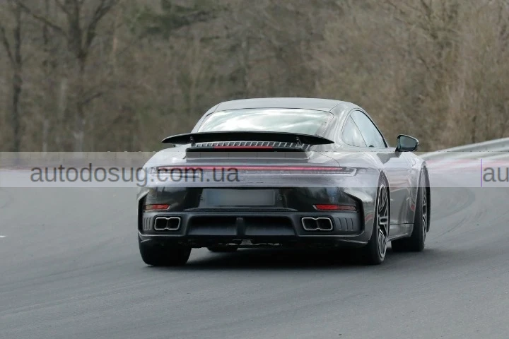 Porsche анонсував новинку для Мюнхенського автосалону — можливо, це 911 Turbo