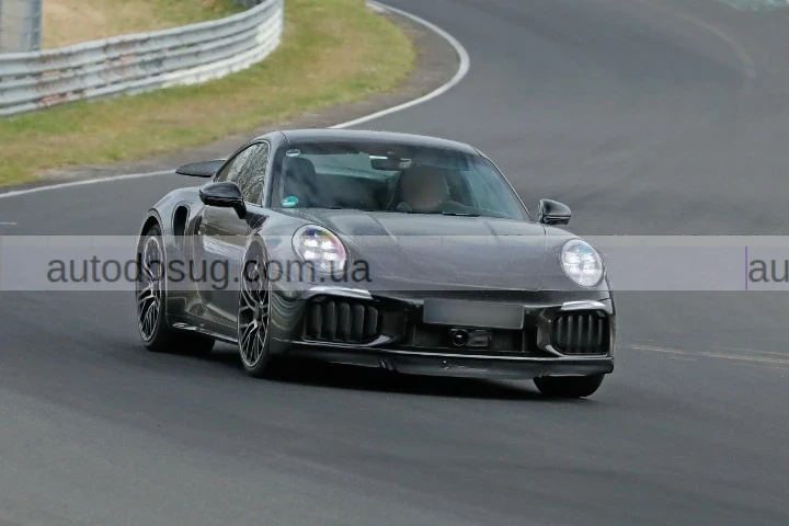 Porsche анонсував новинку для Мюнхенського автосалону — можливо, це 911 Turbo