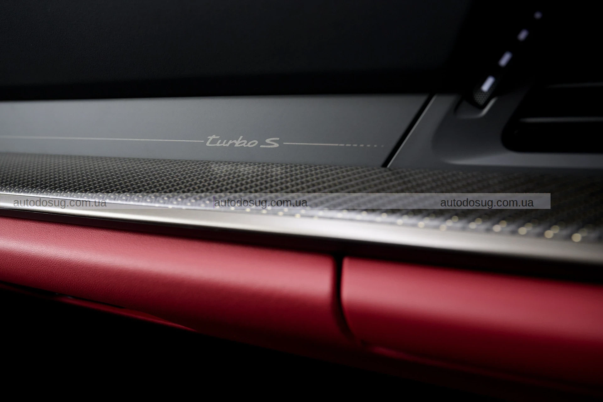 Porsche переходить на гібрид для свого найкращого спортивного автомобіля