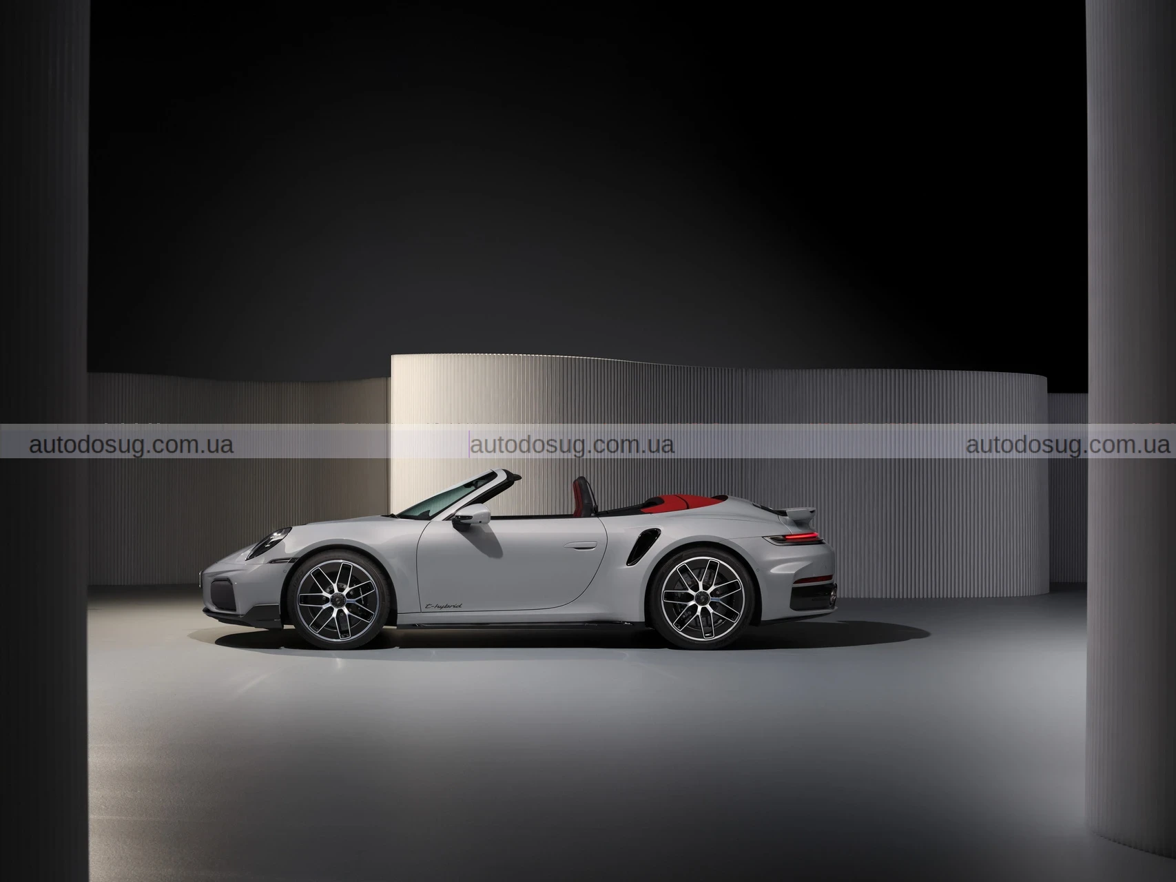 Porsche переходить на гібрид для свого найкращого спортивного автомобіля