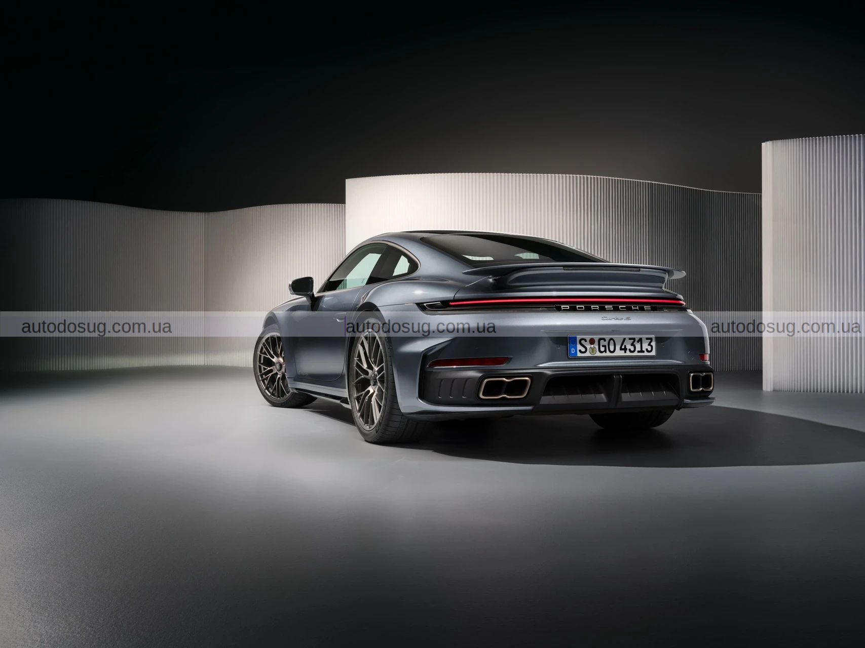 Porsche переходить на гібрид для свого найкращого спортивного автомобіля