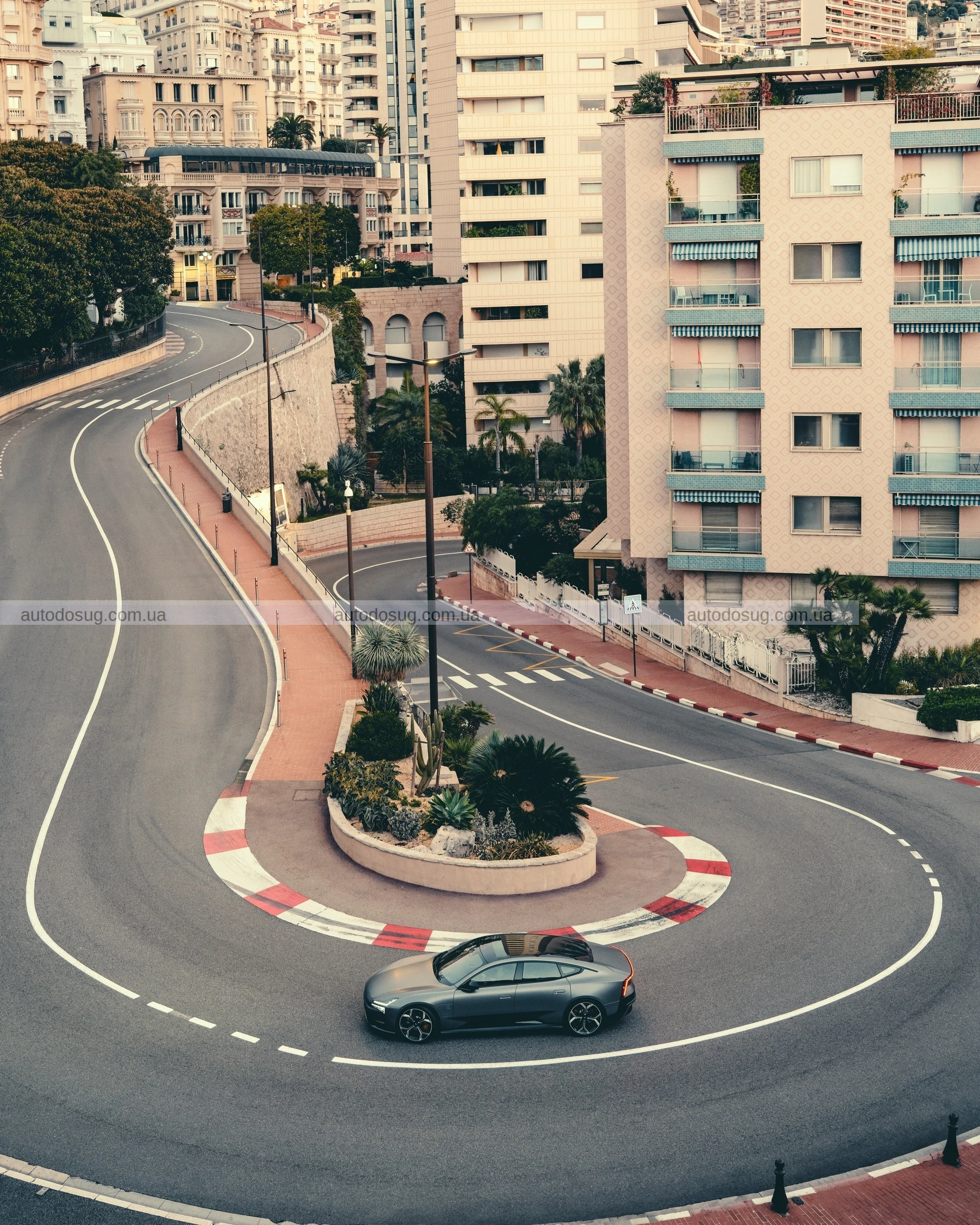 Приголомшливе чотиридверне купе Polestar конкурує з Porsche Taycan