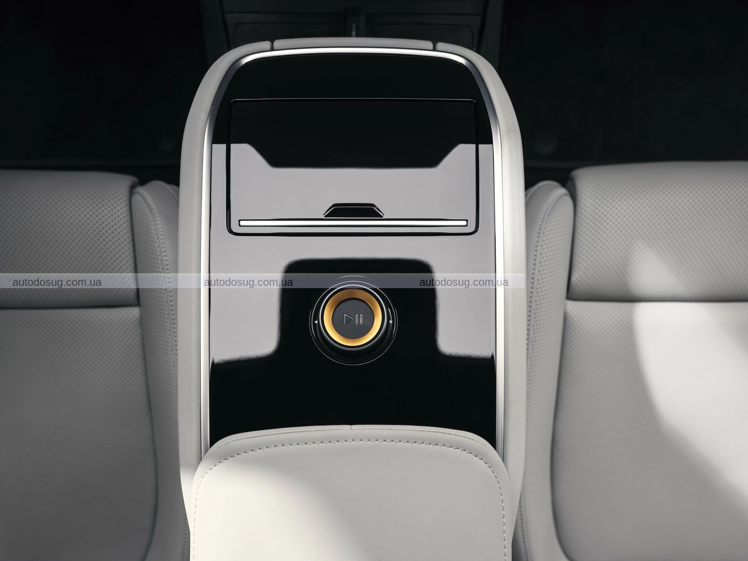 Приголомшливе чотиридверне купе Polestar конкурує з Porsche Taycan