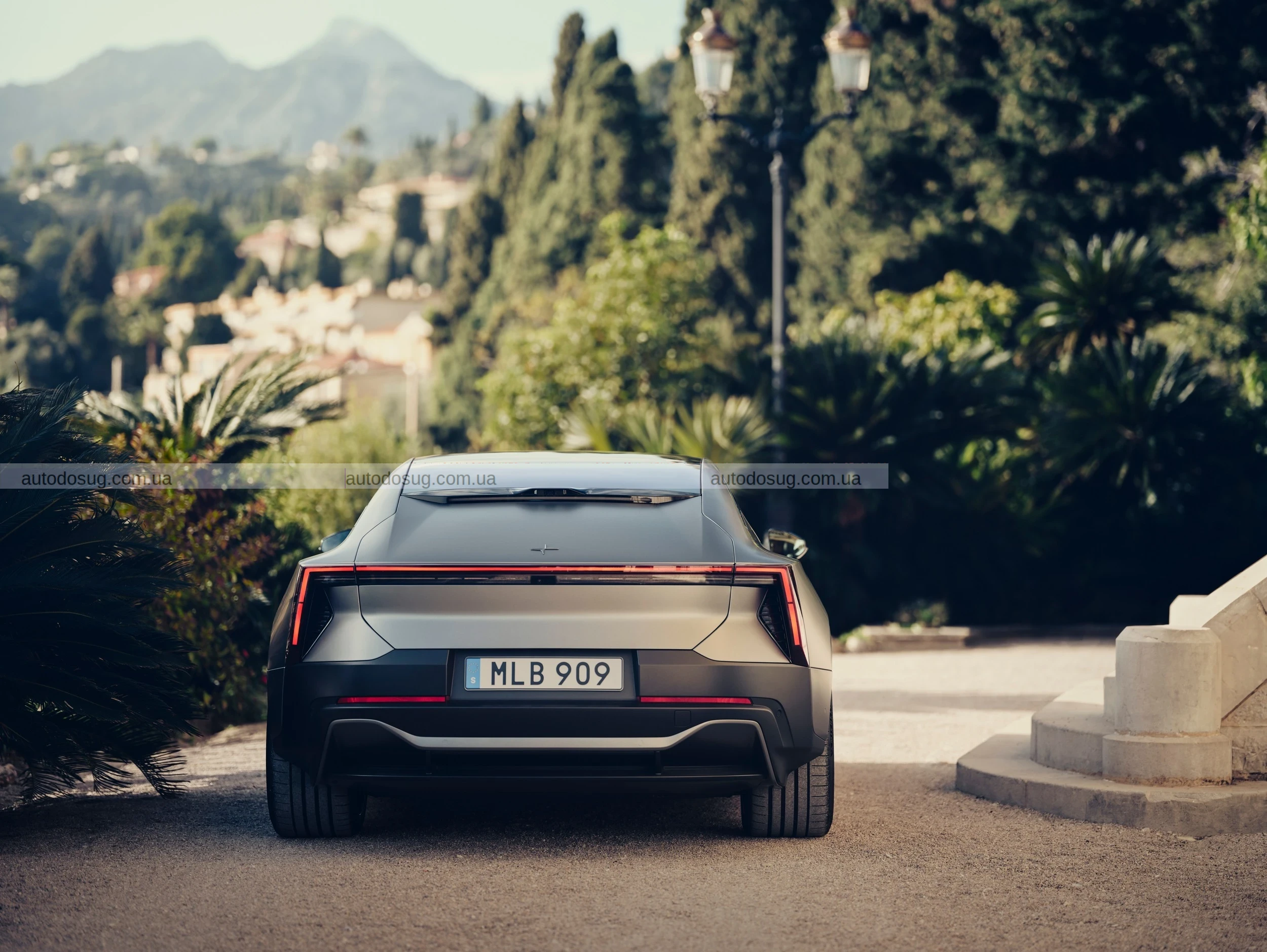 Приголомшливе чотиридверне купе Polestar конкурує з Porsche Taycan