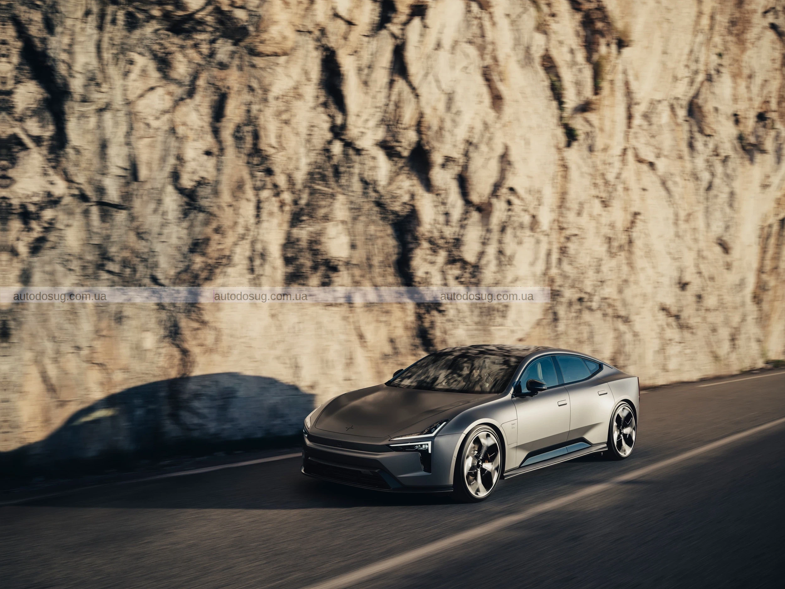 Приголомшливе чотиридверне купе Polestar конкурує з Porsche Taycan