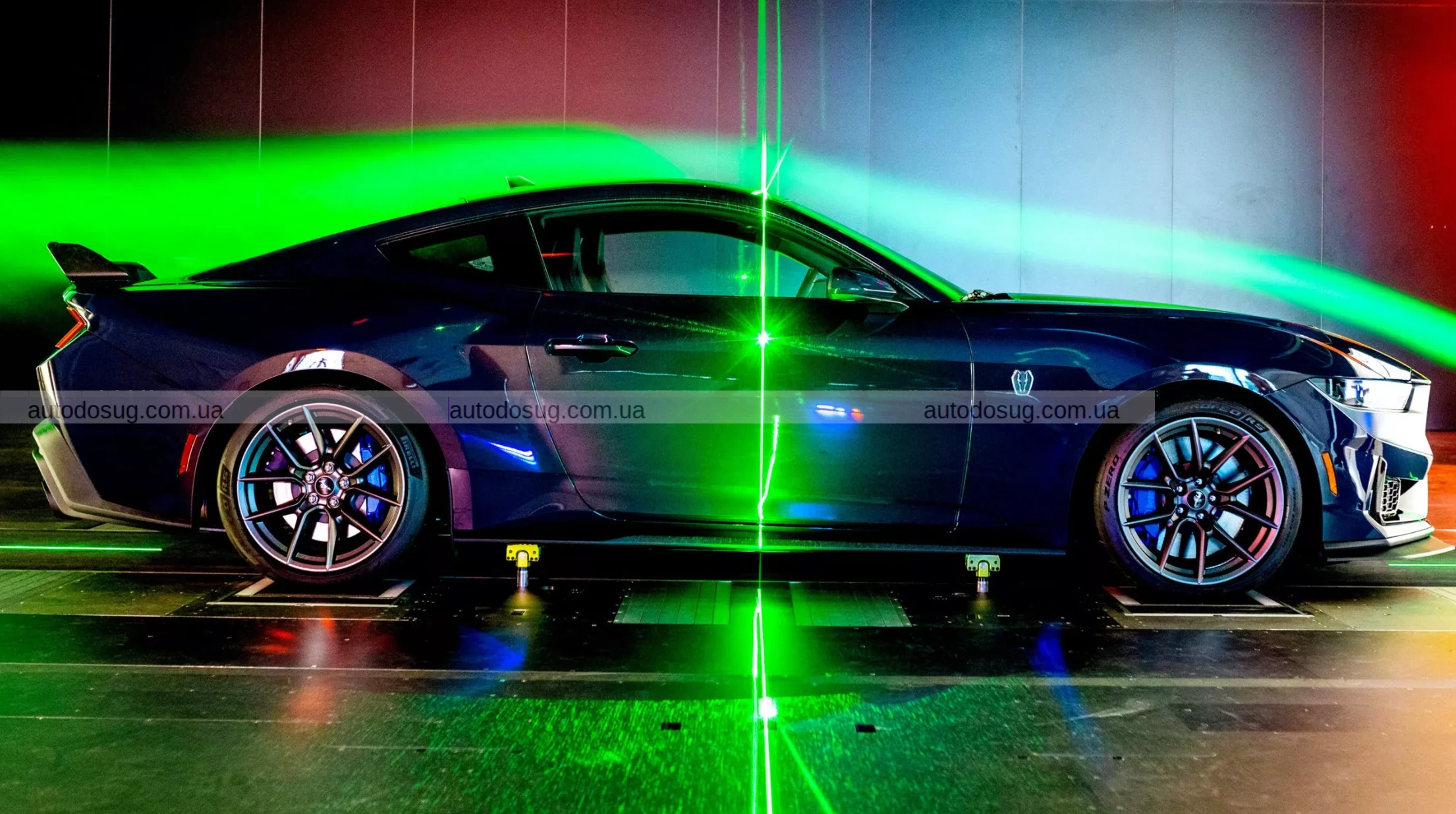 Притримайте коней, Ford може розробляти гібридний Mustang