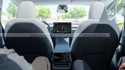 Роботаксі Tesla вже розбиваються в Остіні