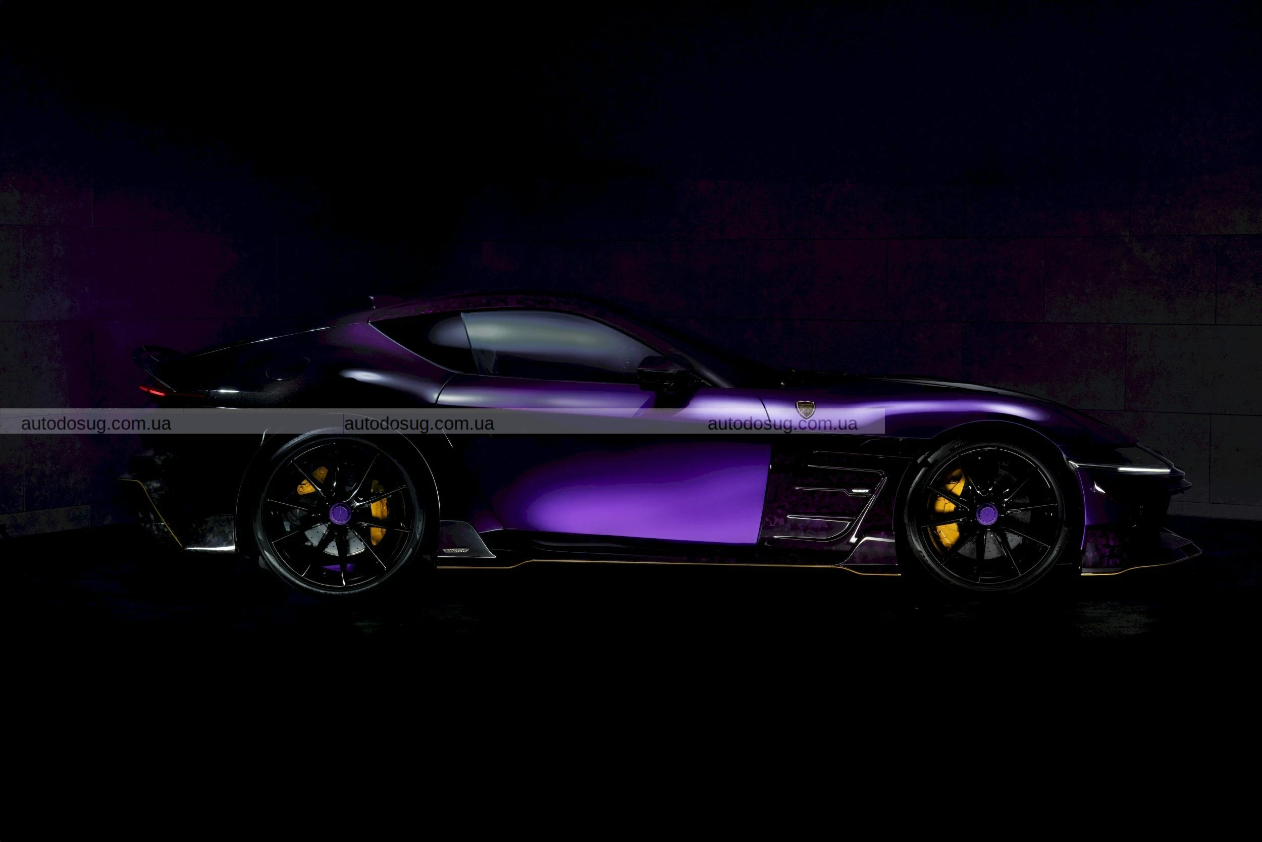 Що за фіолетово-гучний екстремал? Mansory перетворив Ferrari 12Cilindri на «Equestre»