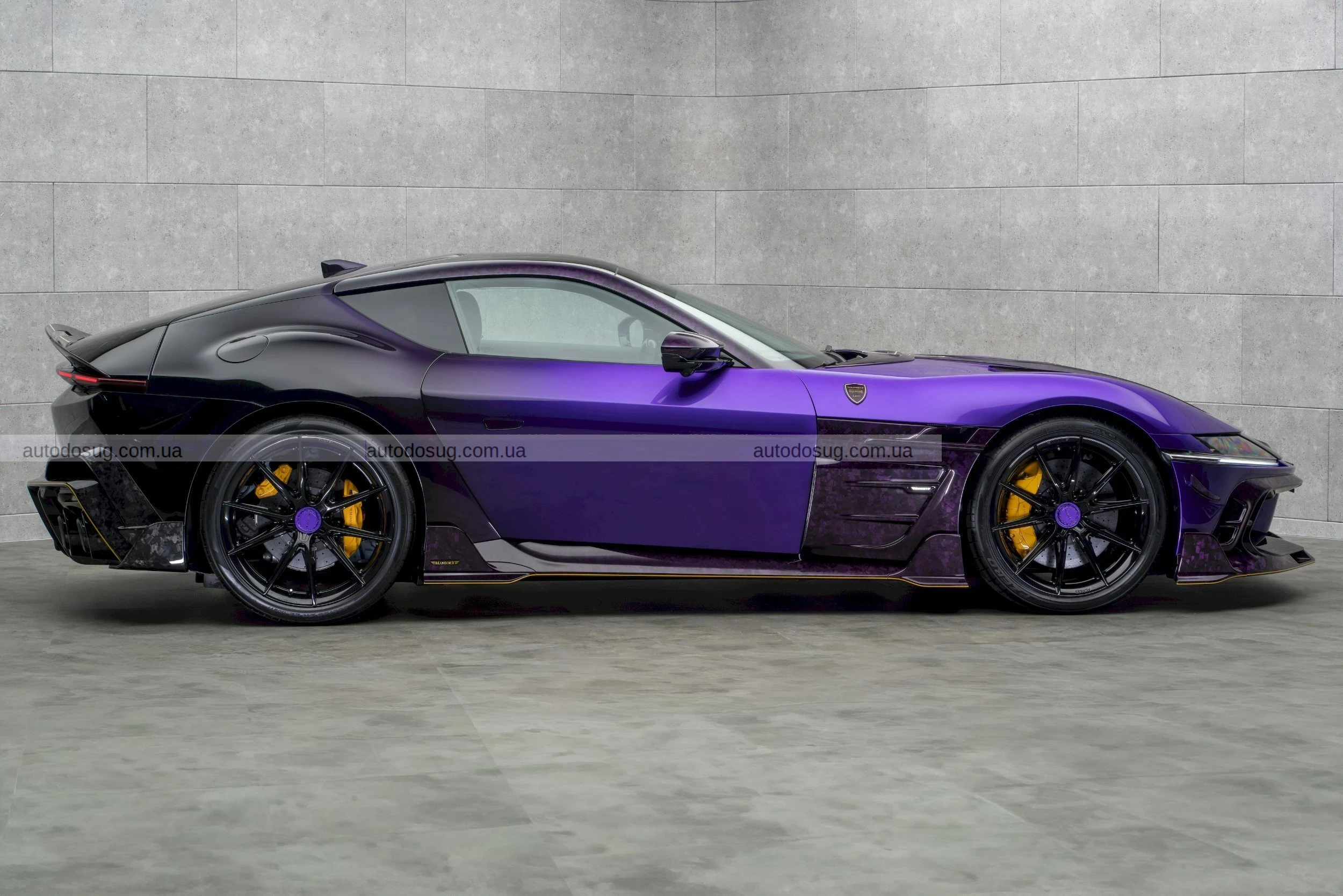 Що за фіолетово-гучний екстремал? Mansory перетворив Ferrari 12Cilindri на «Equestre»