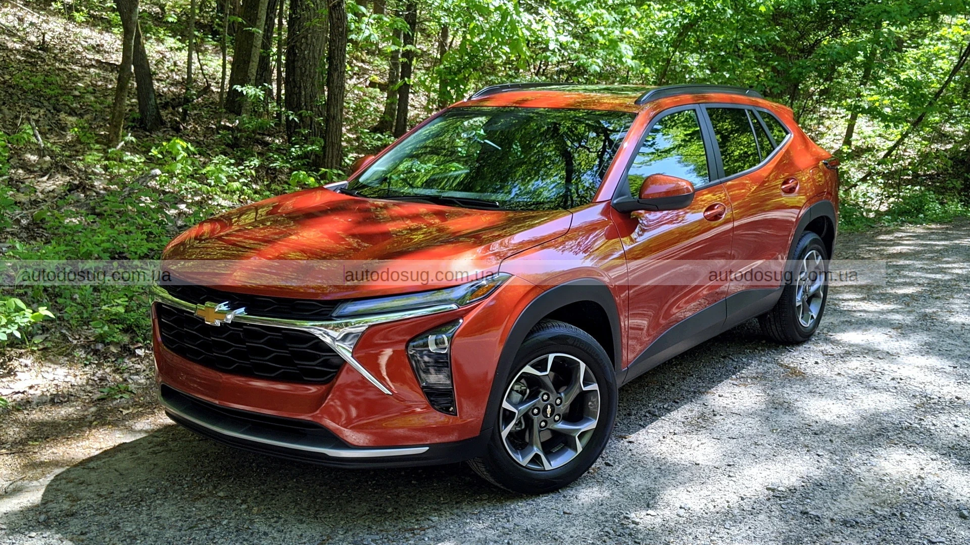 Toyota Corolla Cross 2026 року схожа на RAV4 нового покоління