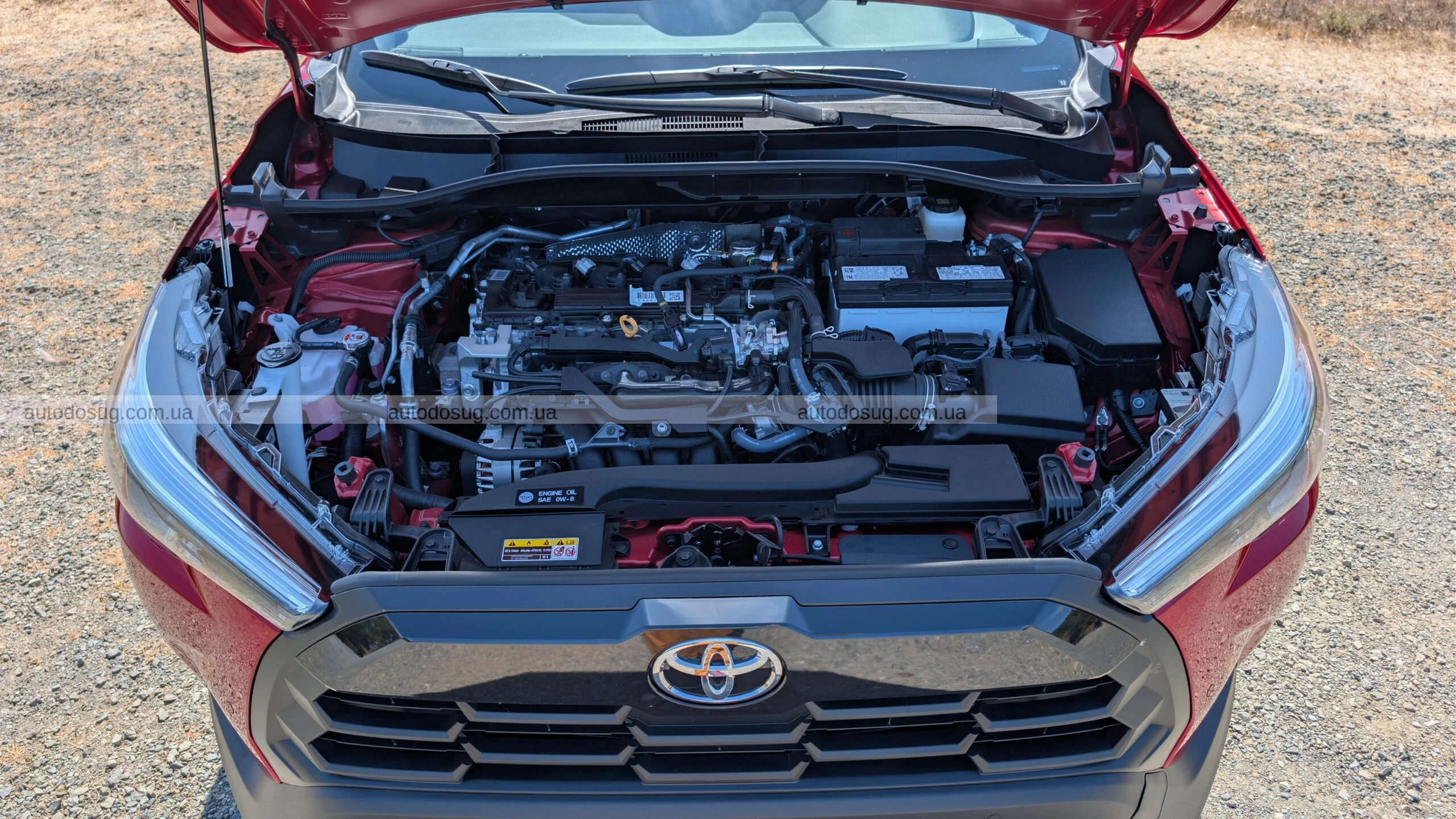 Toyota Corolla Cross 2026 року схожа на RAV4 нового покоління