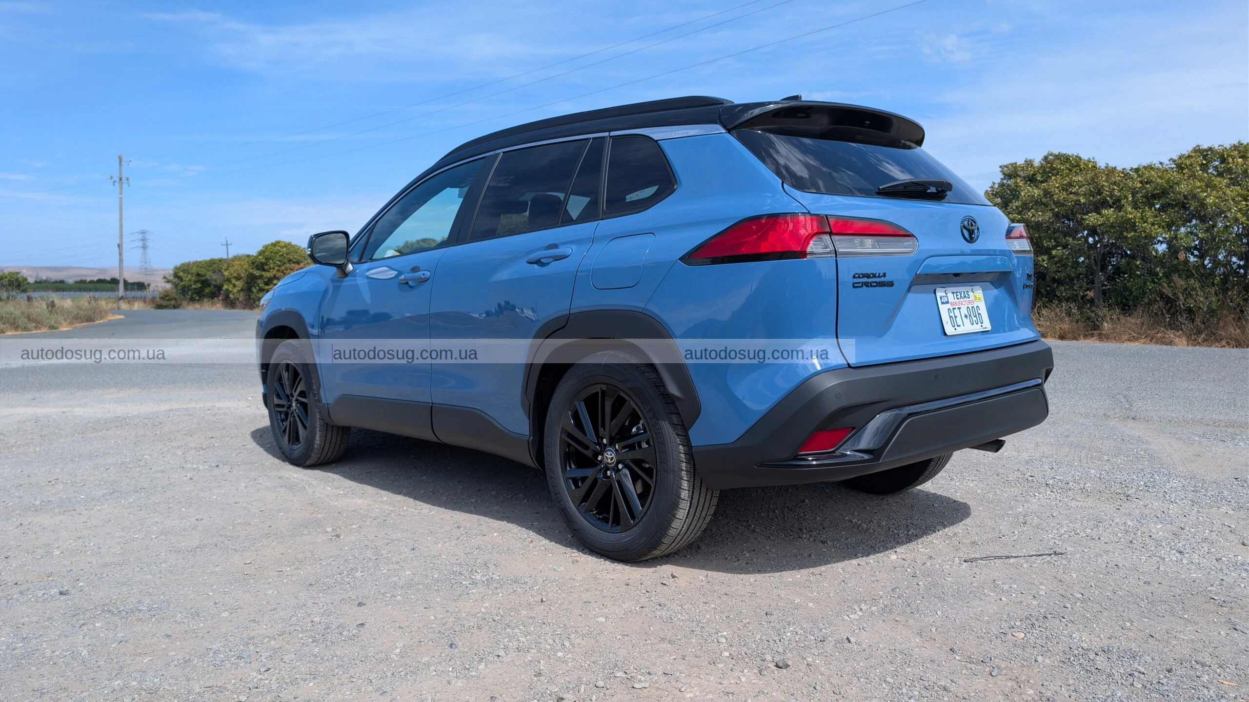 Toyota Corolla Cross 2026 року схожа на RAV4 нового покоління