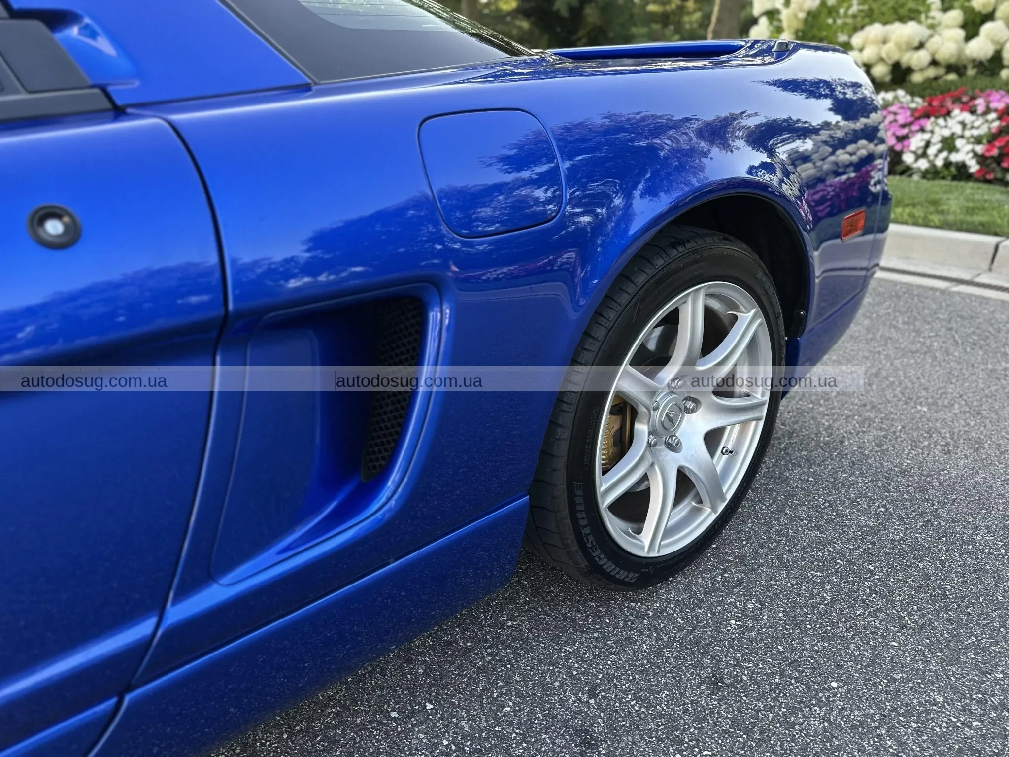 Цей 20-річний Acura NSX-T має всього 4 300 миль і одного оригінального власника