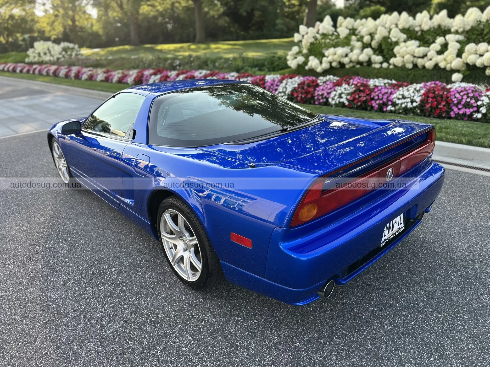 Цей 20-річний Acura NSX-T має всього 4 300 миль і одного оригінального власника