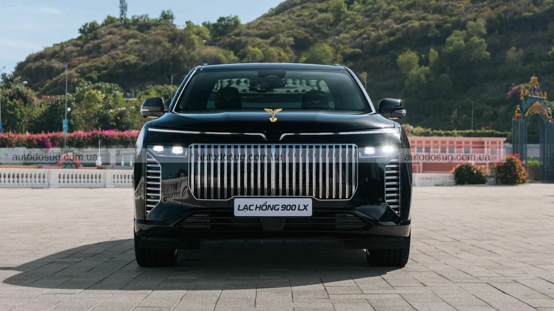 Цей розкішний позашляховик витримав 400 пострілів з лазерним наведенням