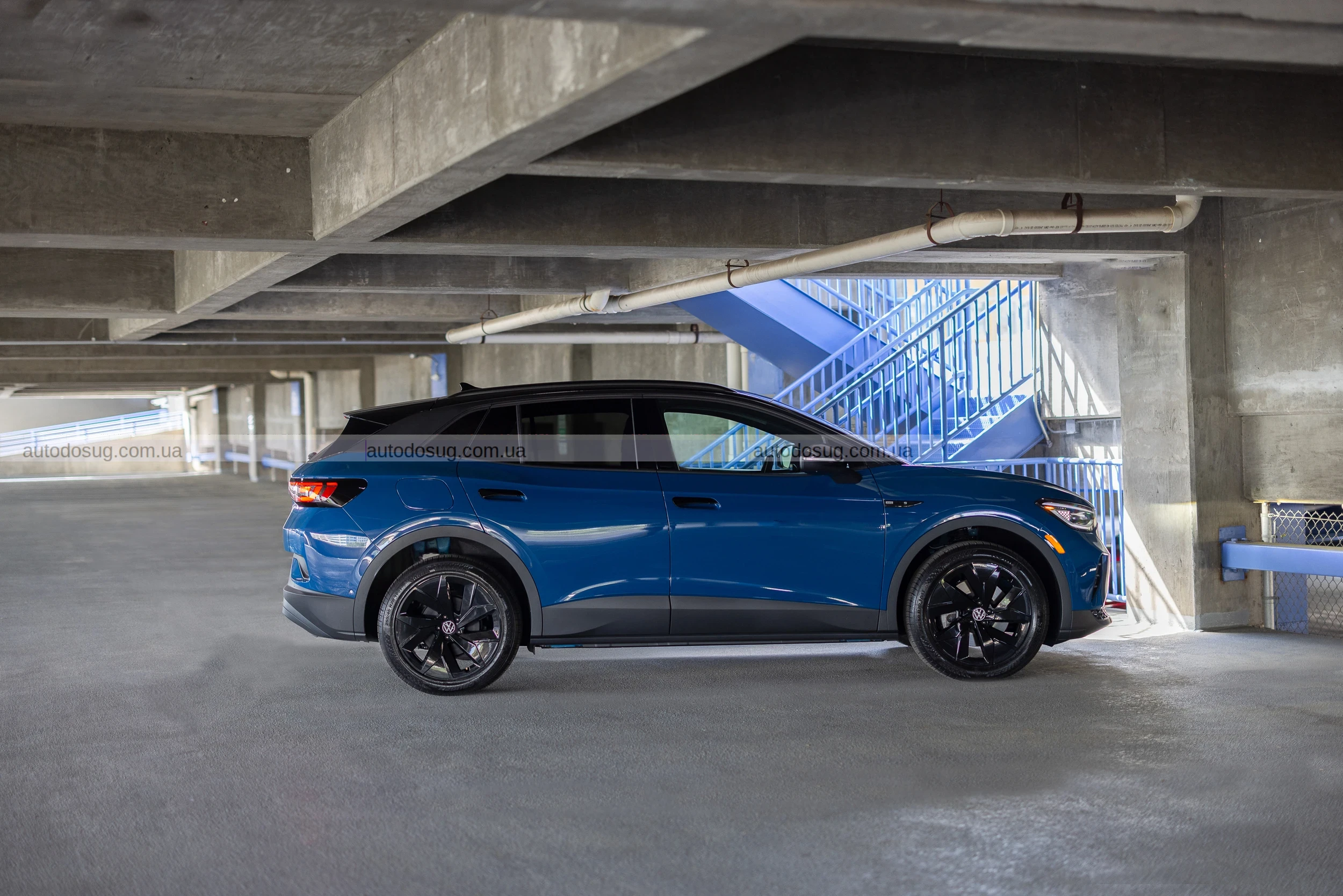 VW ID.4 отримує непомітне затемнення, але щось більше чекає в тіні