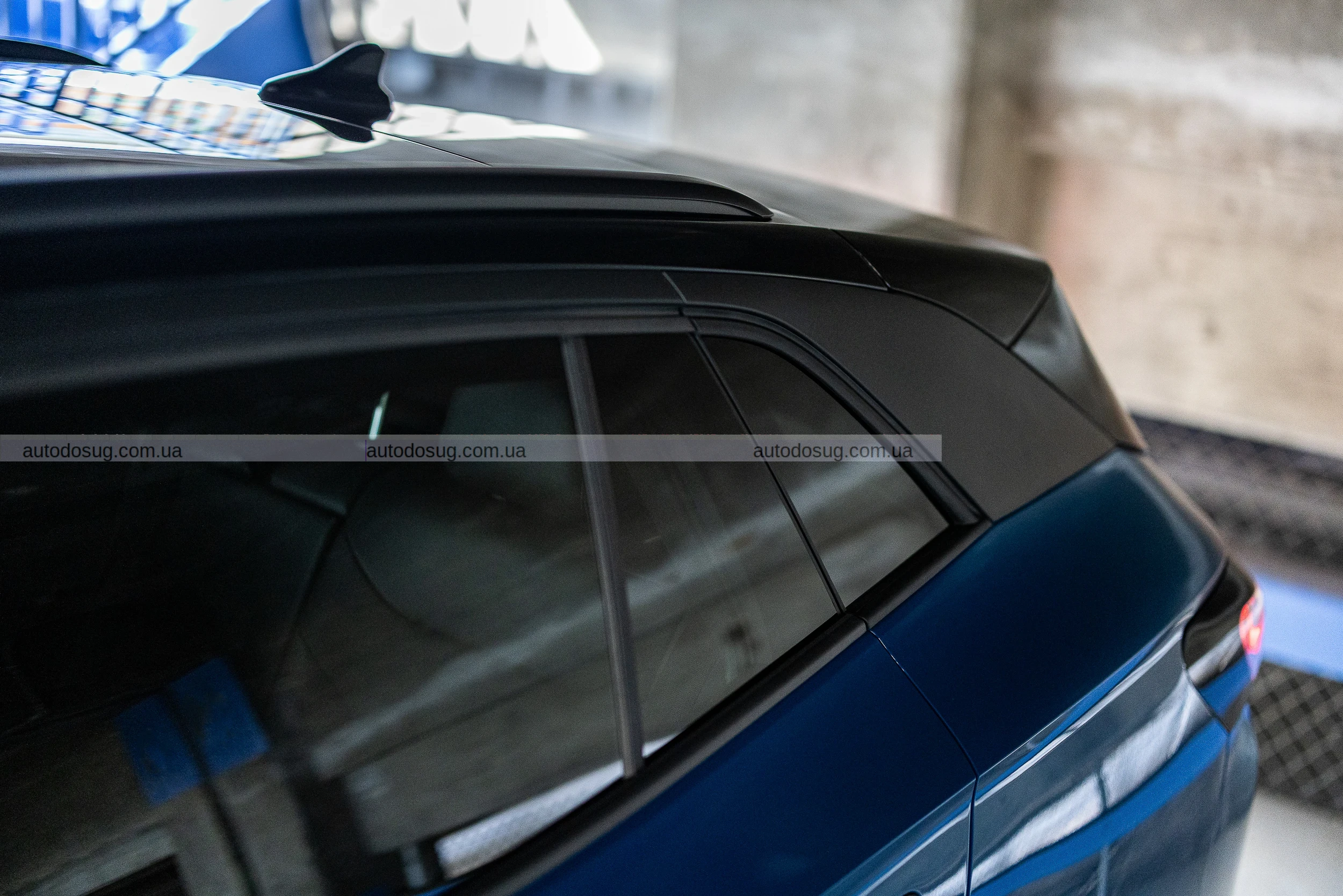 VW ID.4 отримує непомітне затемнення, але щось більше чекає в тіні