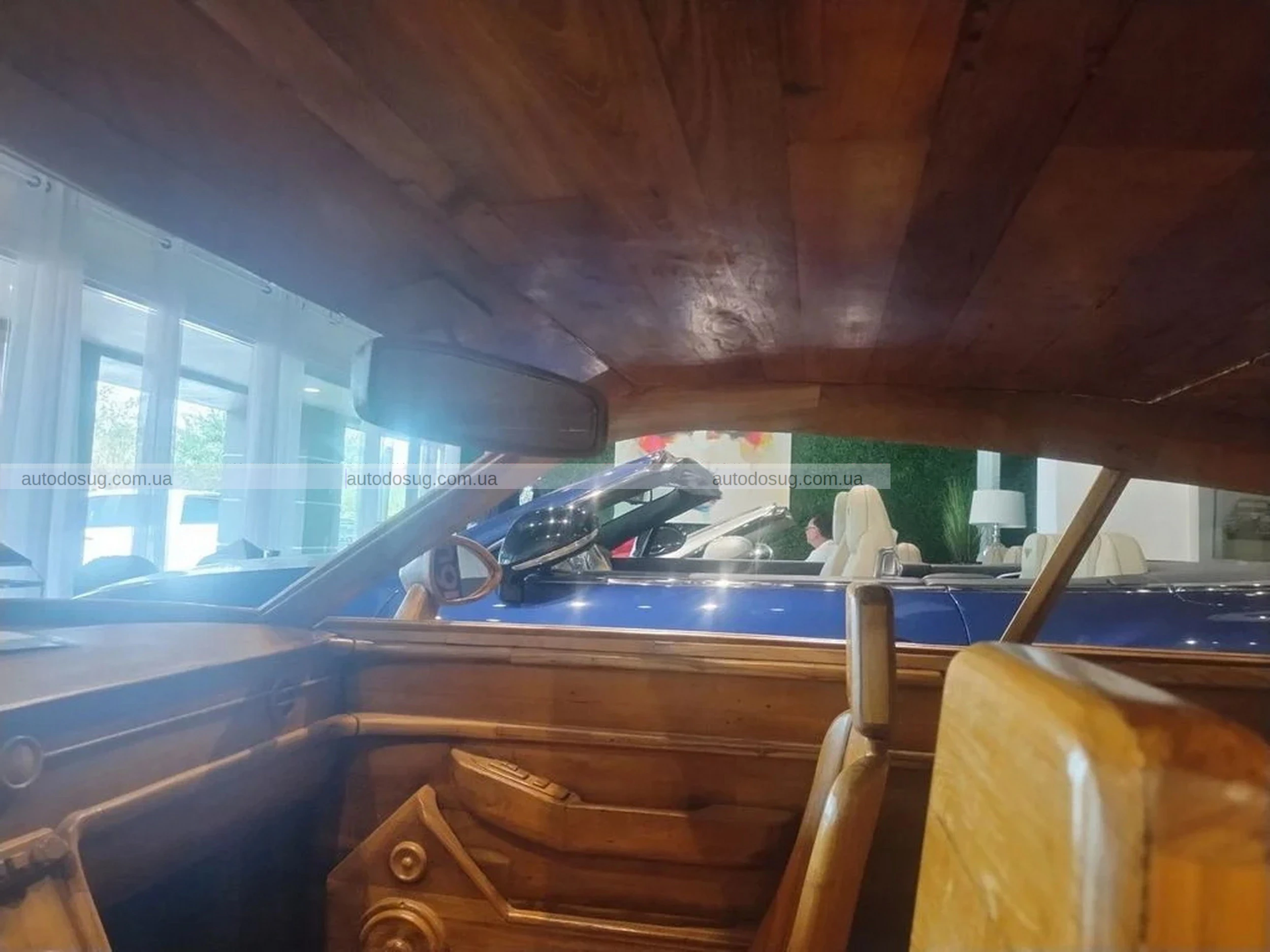 Ви коли-небудь бачили дерев'яний Bentley, який продається майже за 100 тисяч доларів?