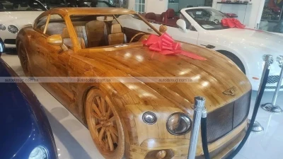 Ви коли-небудь бачили дерев'яний Bentley, який продається майже за 100 тисяч доларів?