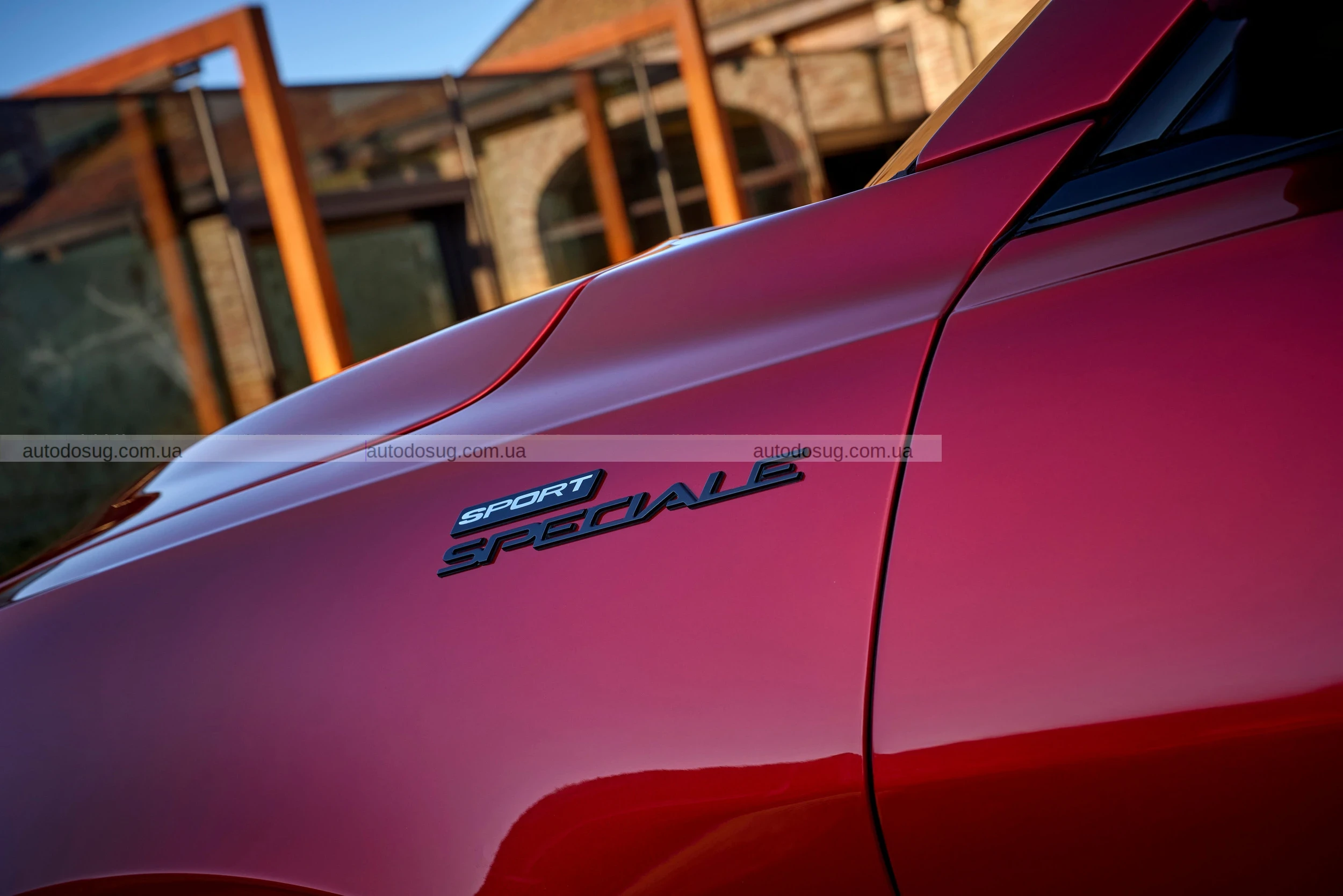 Alfa Romeo Tonale 2026 демонструє італійську пристрасть у новому обличчі