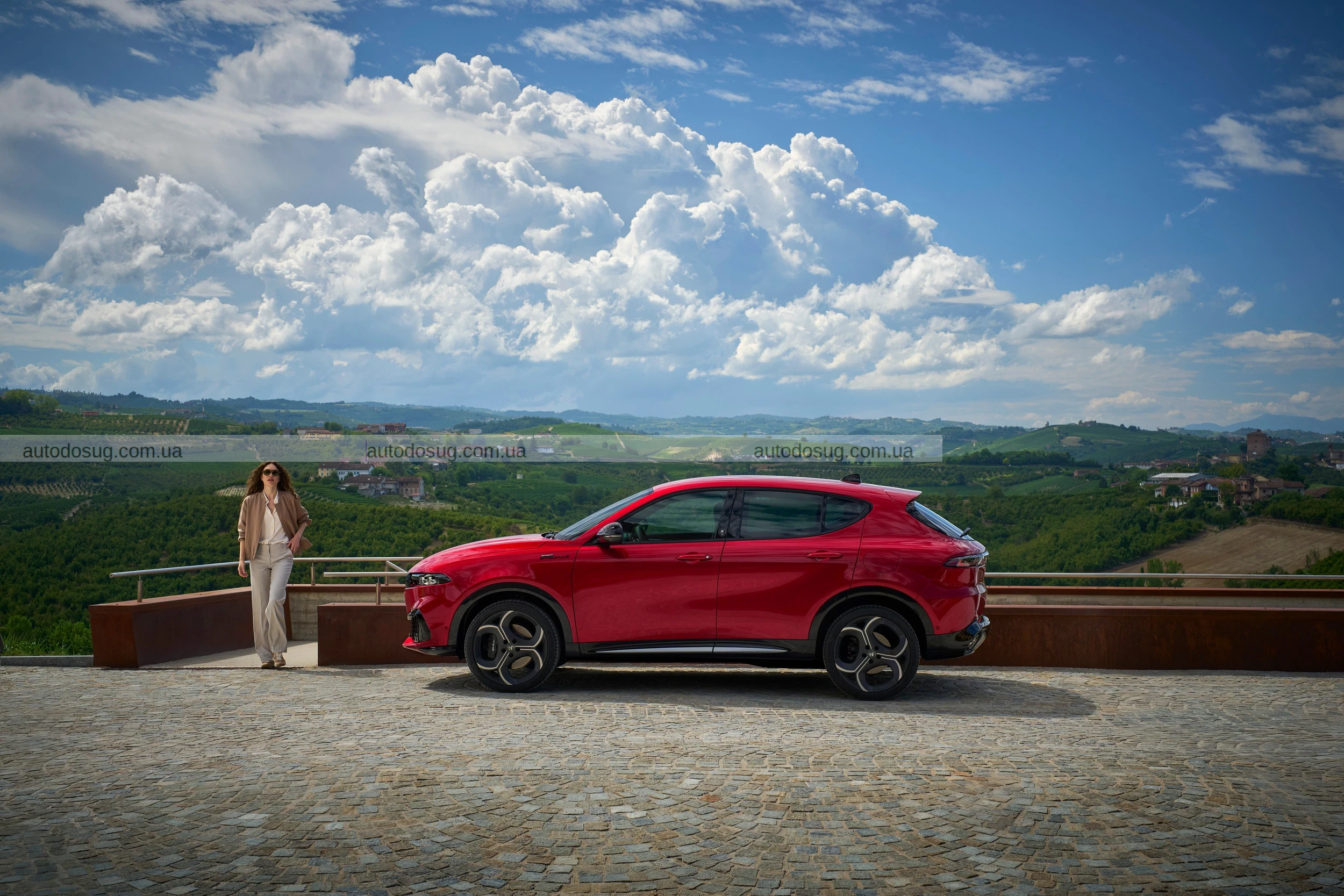 Alfa Romeo Tonale 2026 демонструє італійську пристрасть у новому обличчі