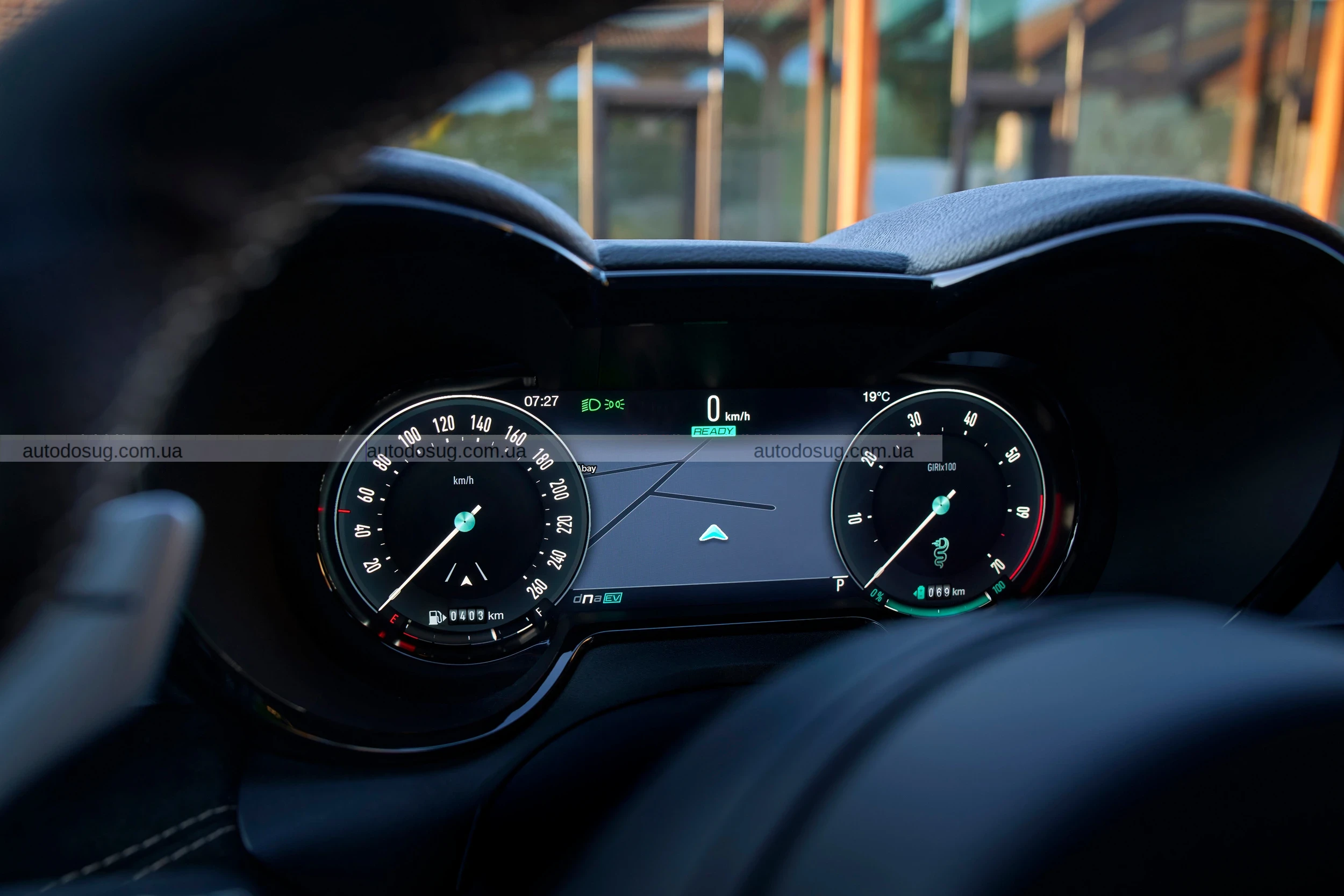 Alfa Romeo Tonale 2026 демонструє італійську пристрасть у новому обличчі