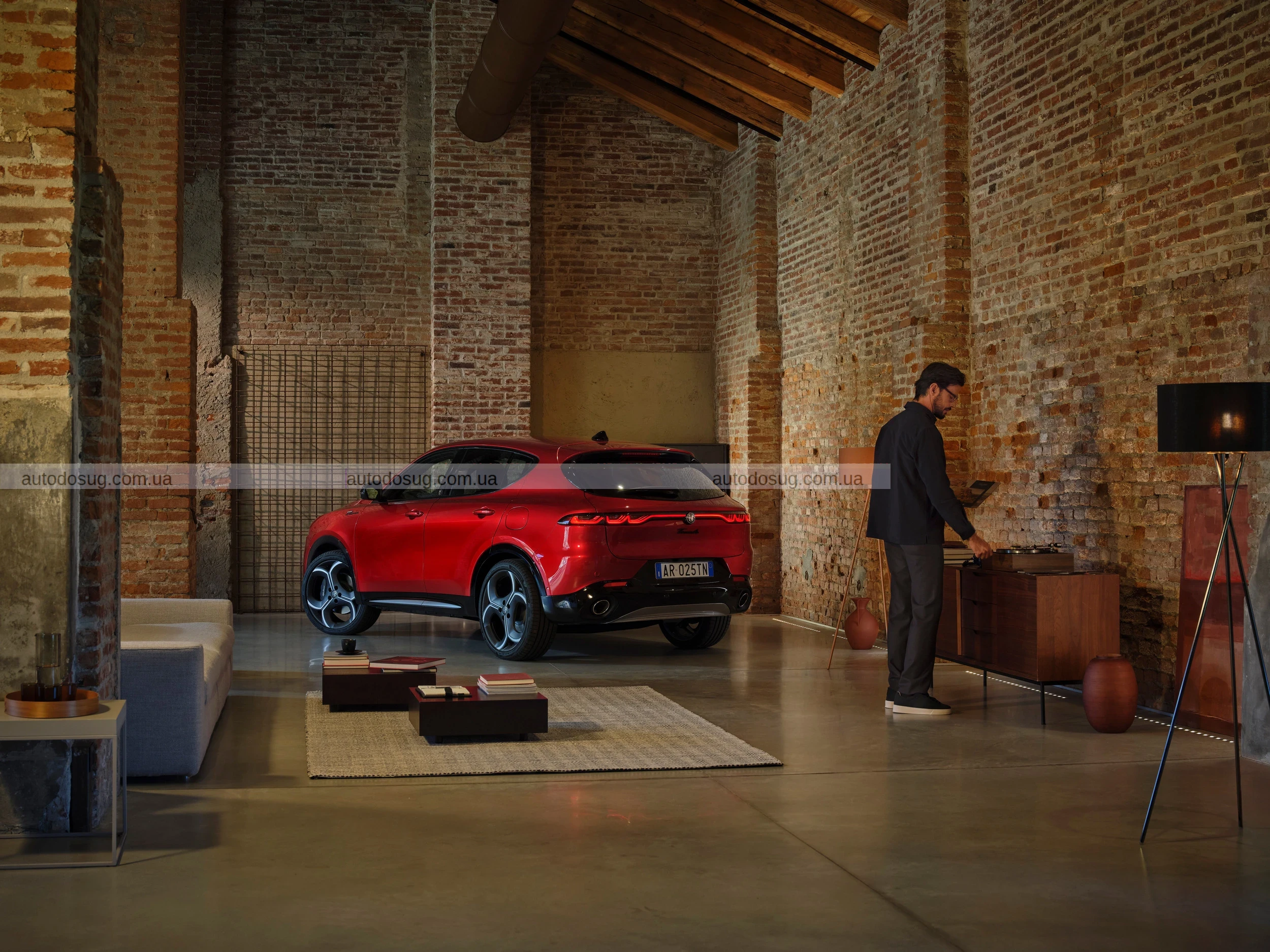 Alfa Romeo Tonale 2026 демонструє італійську пристрасть у новому обличчі