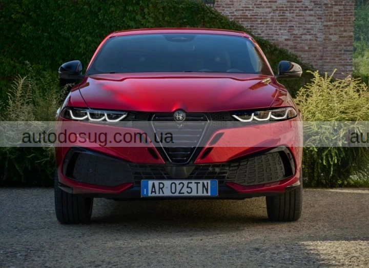 Alfa Romeo Tonale 2026 демонструє італійську пристрасть у новому обличчі