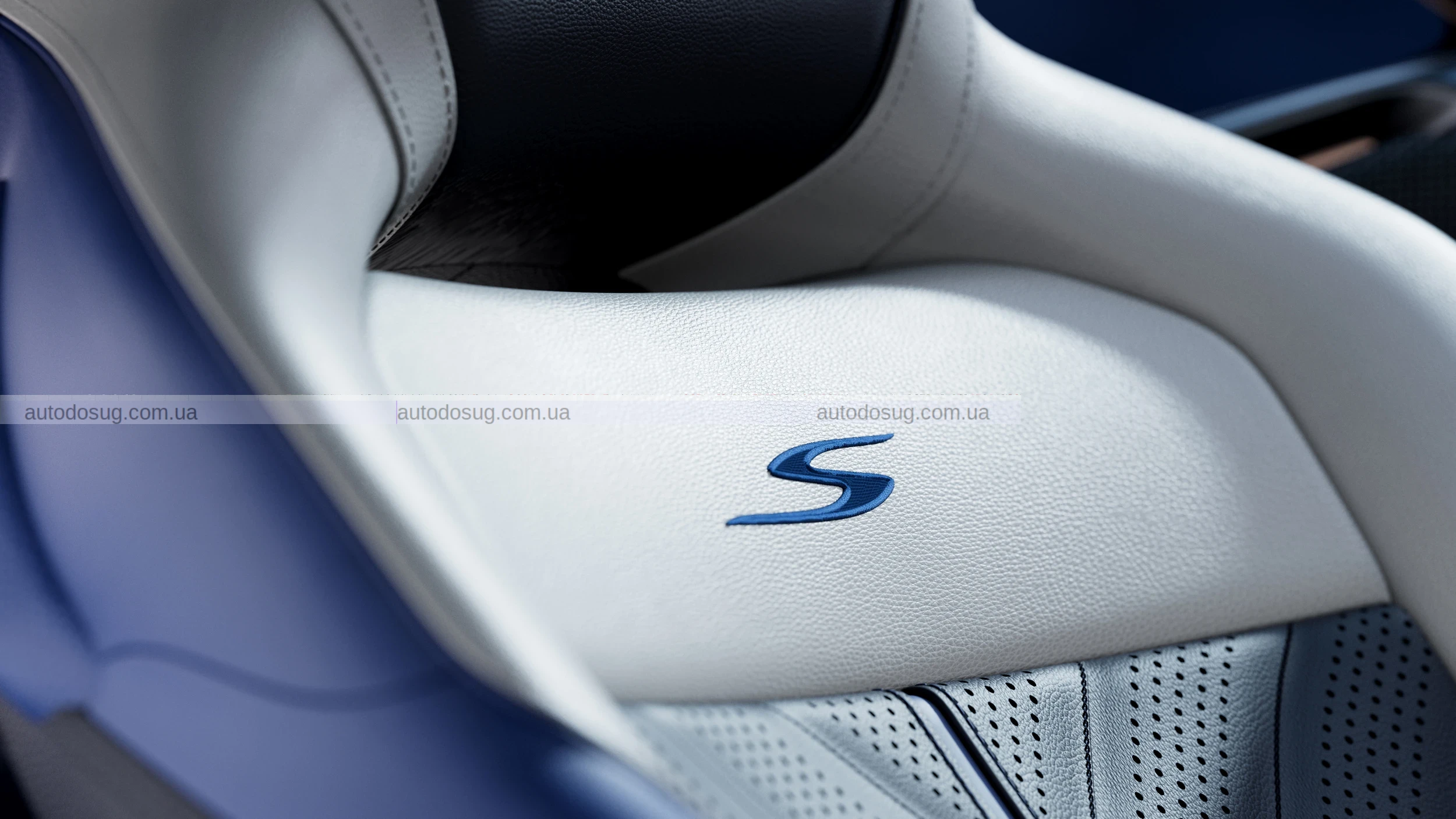 Aston Martin загострює DB12 новим варіантом S потужністю 690 к.с.