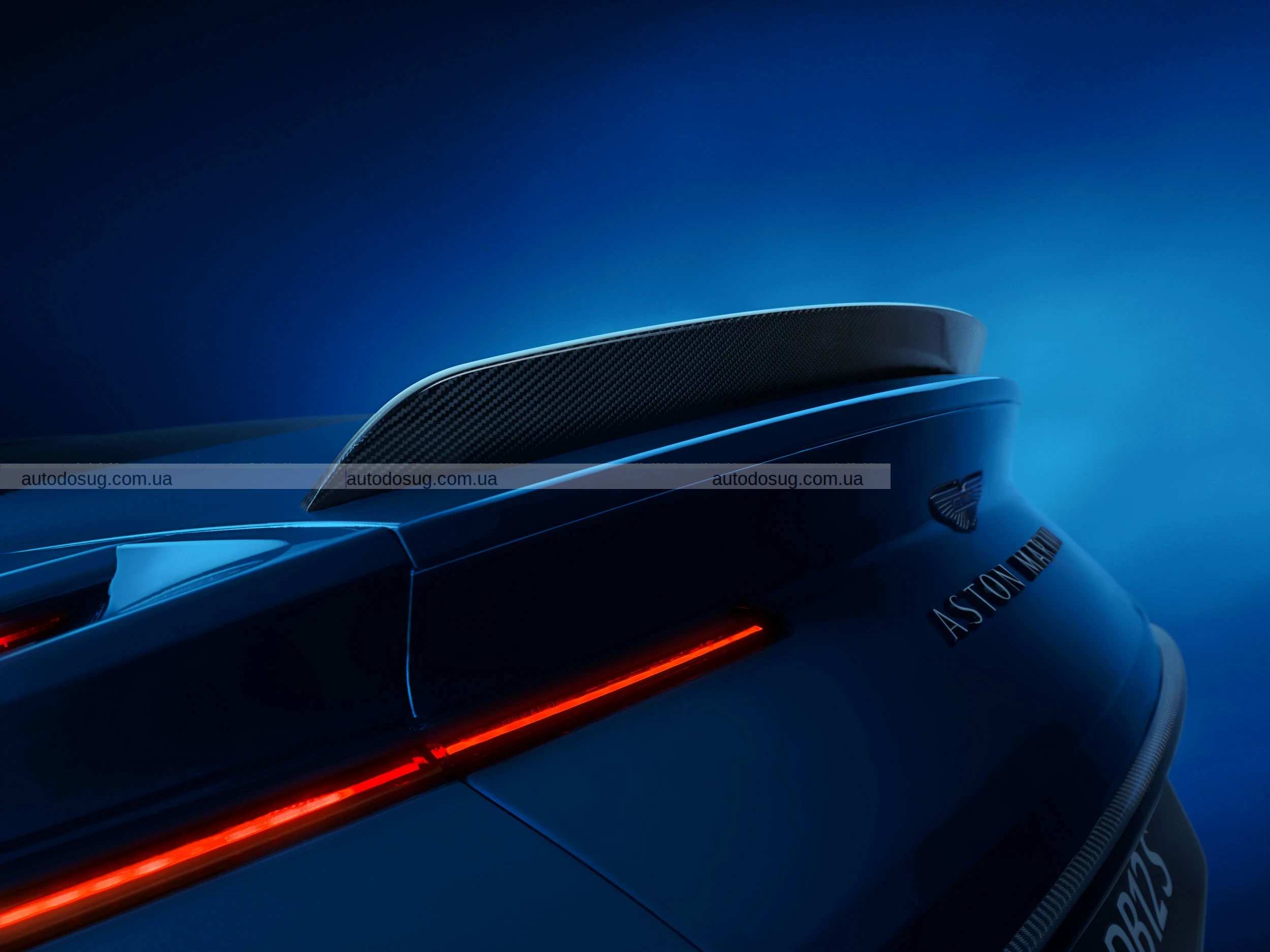 Aston Martin загострює DB12 новим варіантом S потужністю 690 к.с.