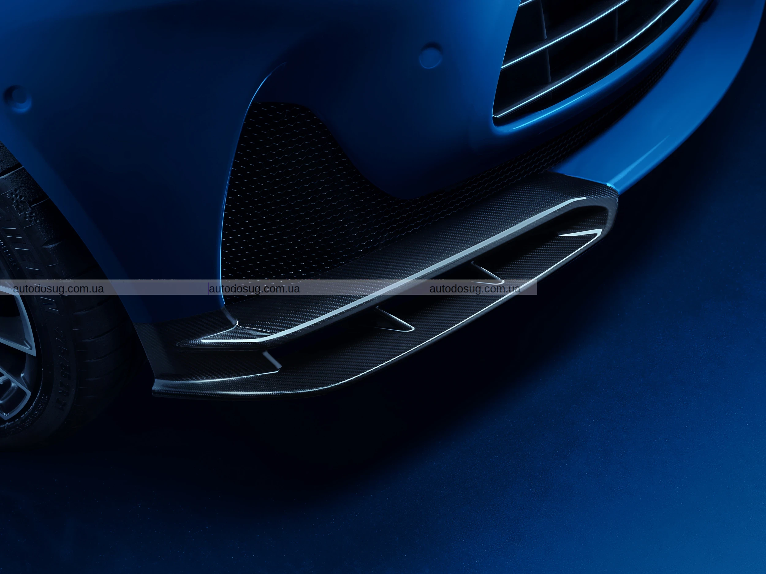 Aston Martin загострює DB12 новим варіантом S потужністю 690 к.с.