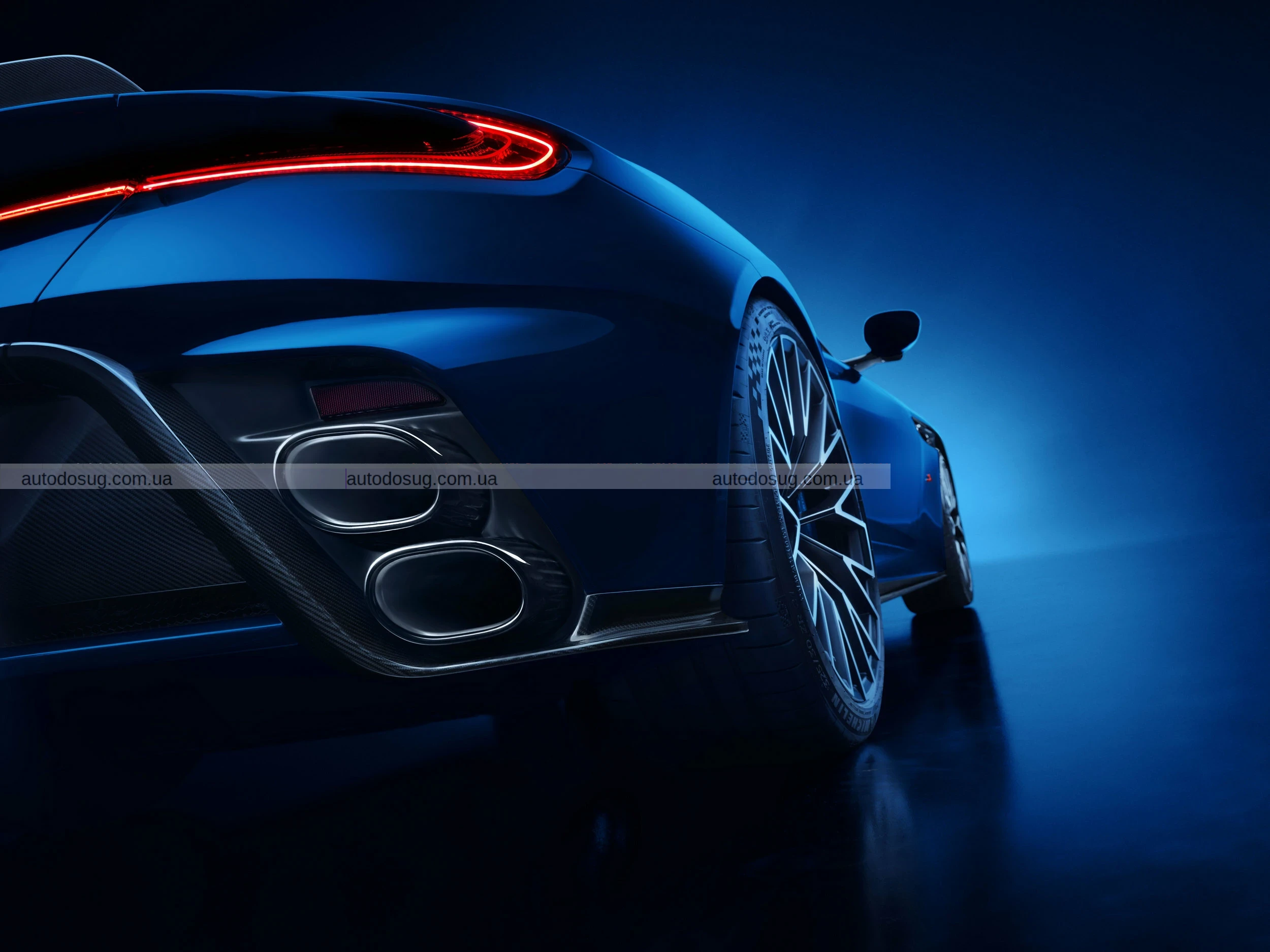 Aston Martin загострює DB12 новим варіантом S потужністю 690 к.с.