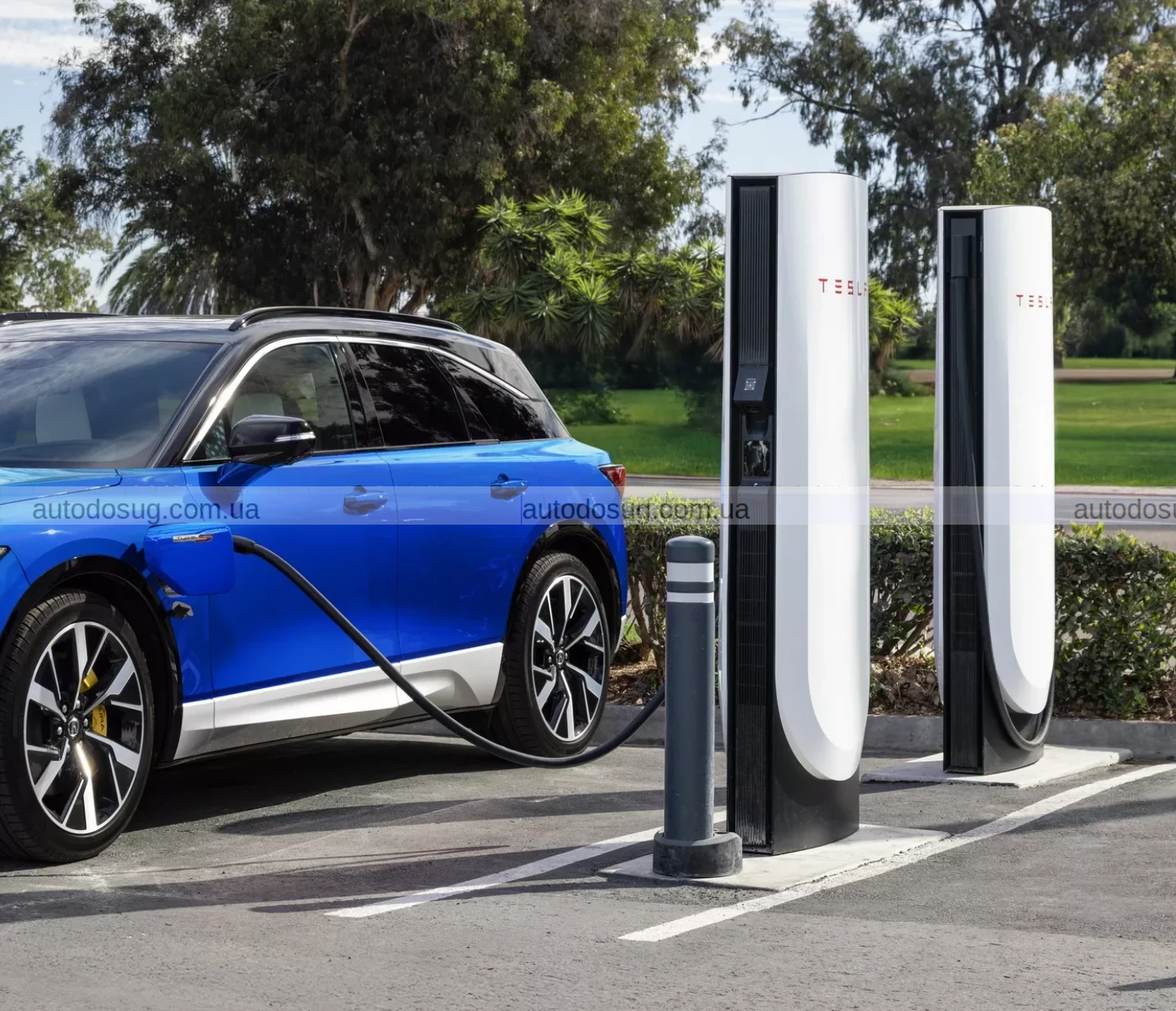 Автовиробники в паніці намагаються врятувати продажі електромобілів після скасування податкових пільг