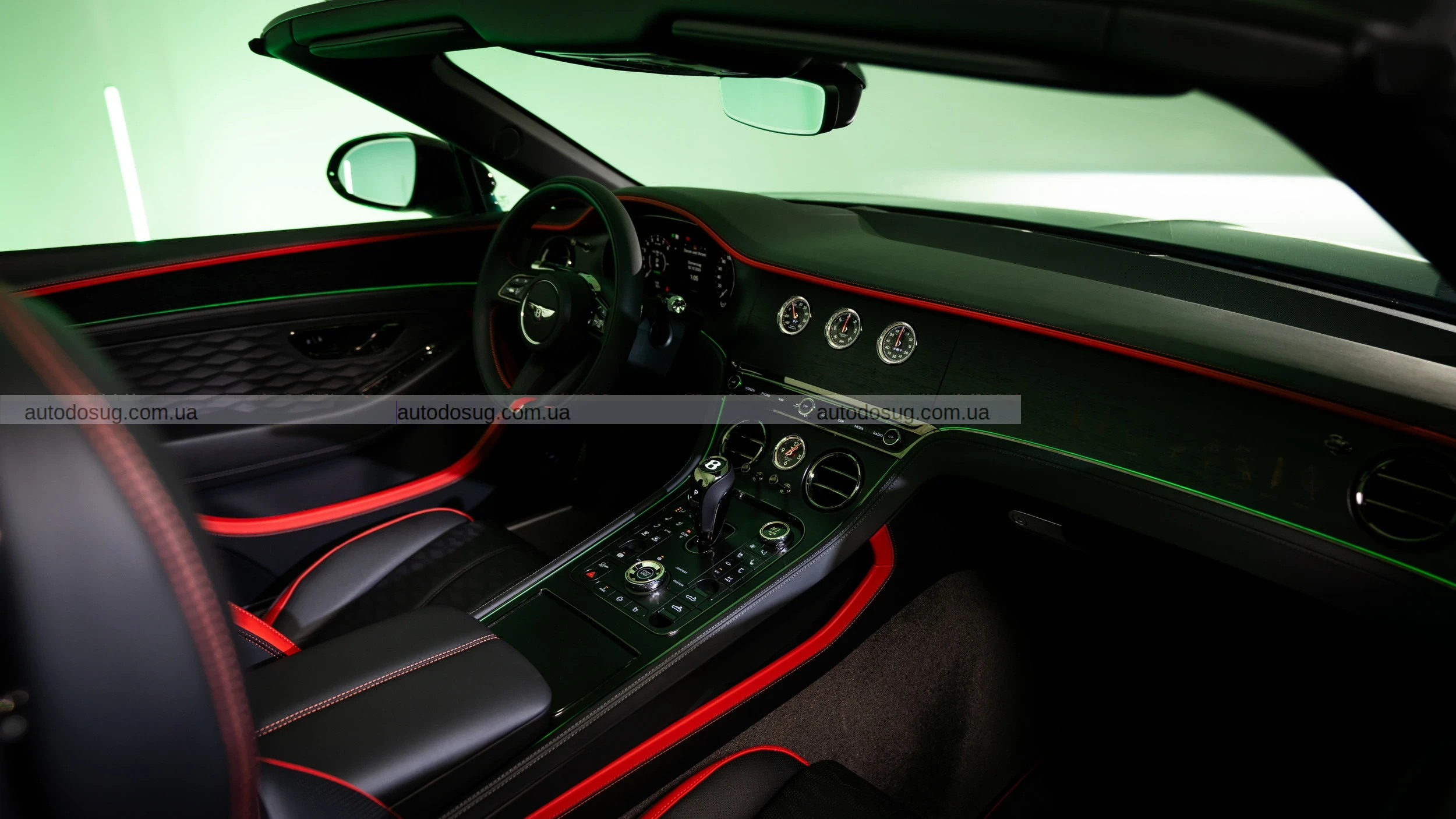 Bentley вшановує рідне місто Porsche новою лімітованою серією Black Forest Regional Collection