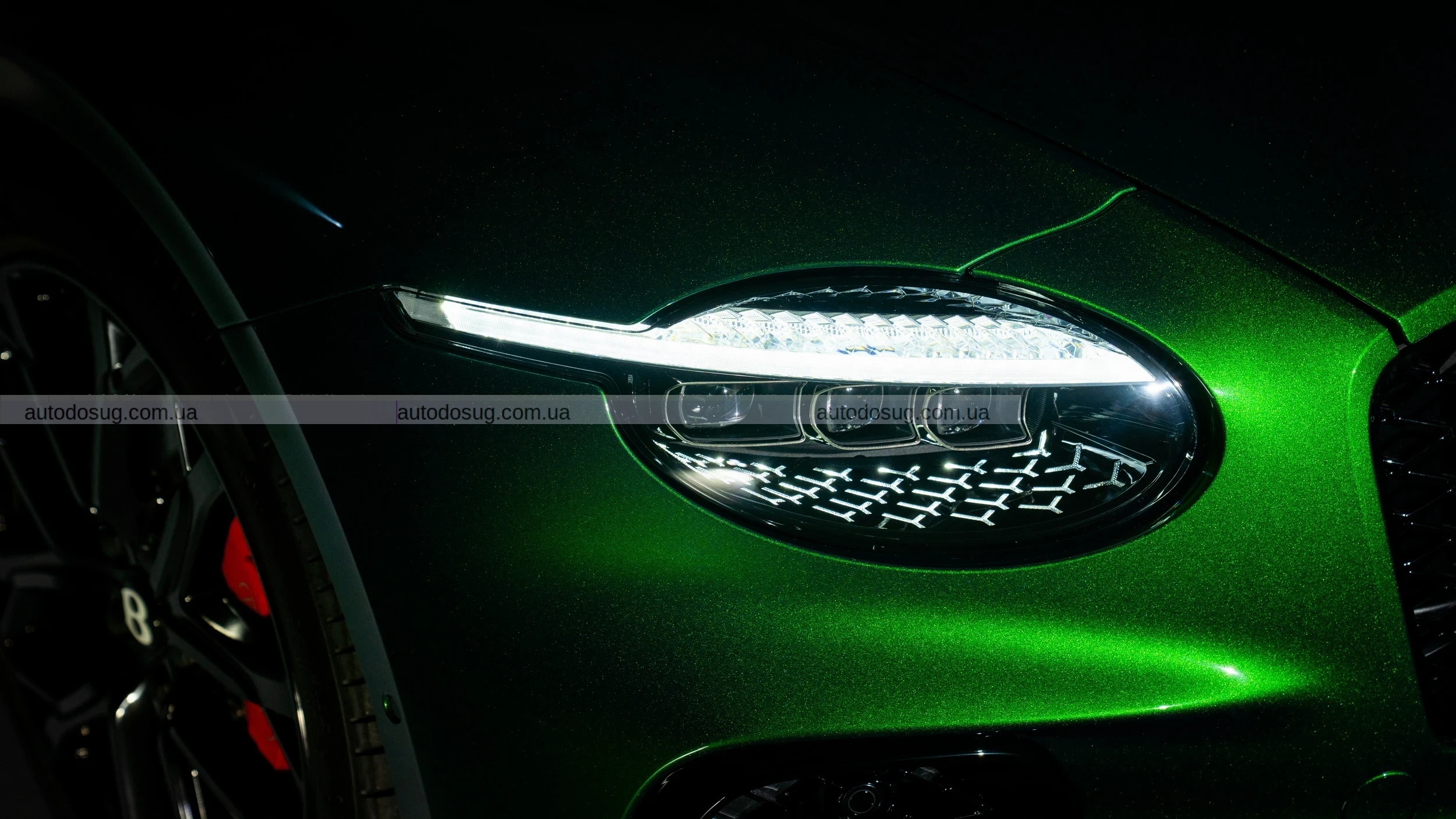 Bentley вшановує рідне місто Porsche новою лімітованою серією Black Forest Regional Collection