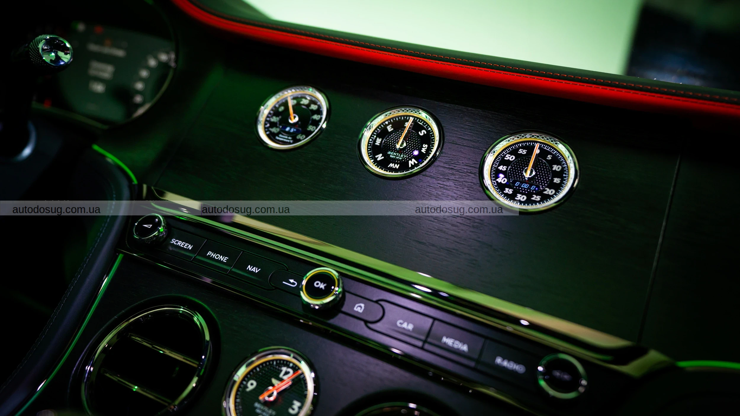 Bentley вшановує рідне місто Porsche новою лімітованою серією Black Forest Regional Collection