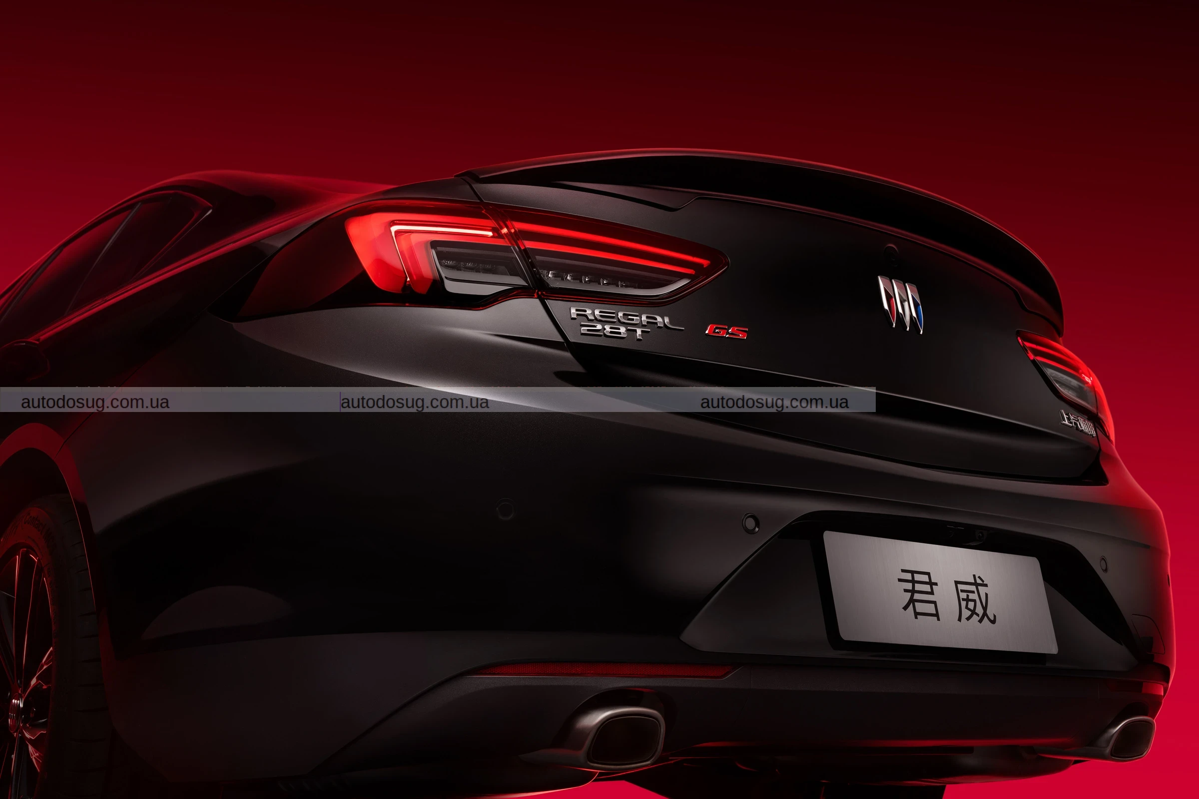 Buick Regal GS з пакетом Obsidian Black Racing отримав стильний дизайн у дусі 80-х