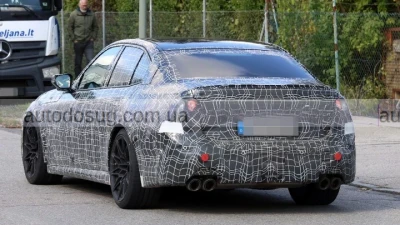 Чотири вихлопні труби доводять, що BMW M3 нового класу все ще дихає вогнем