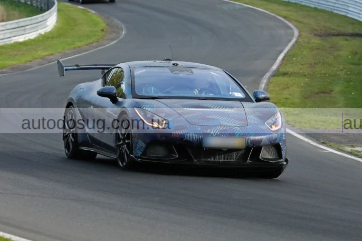 Denza Z — електроспорткар, що має обігнати Porsche