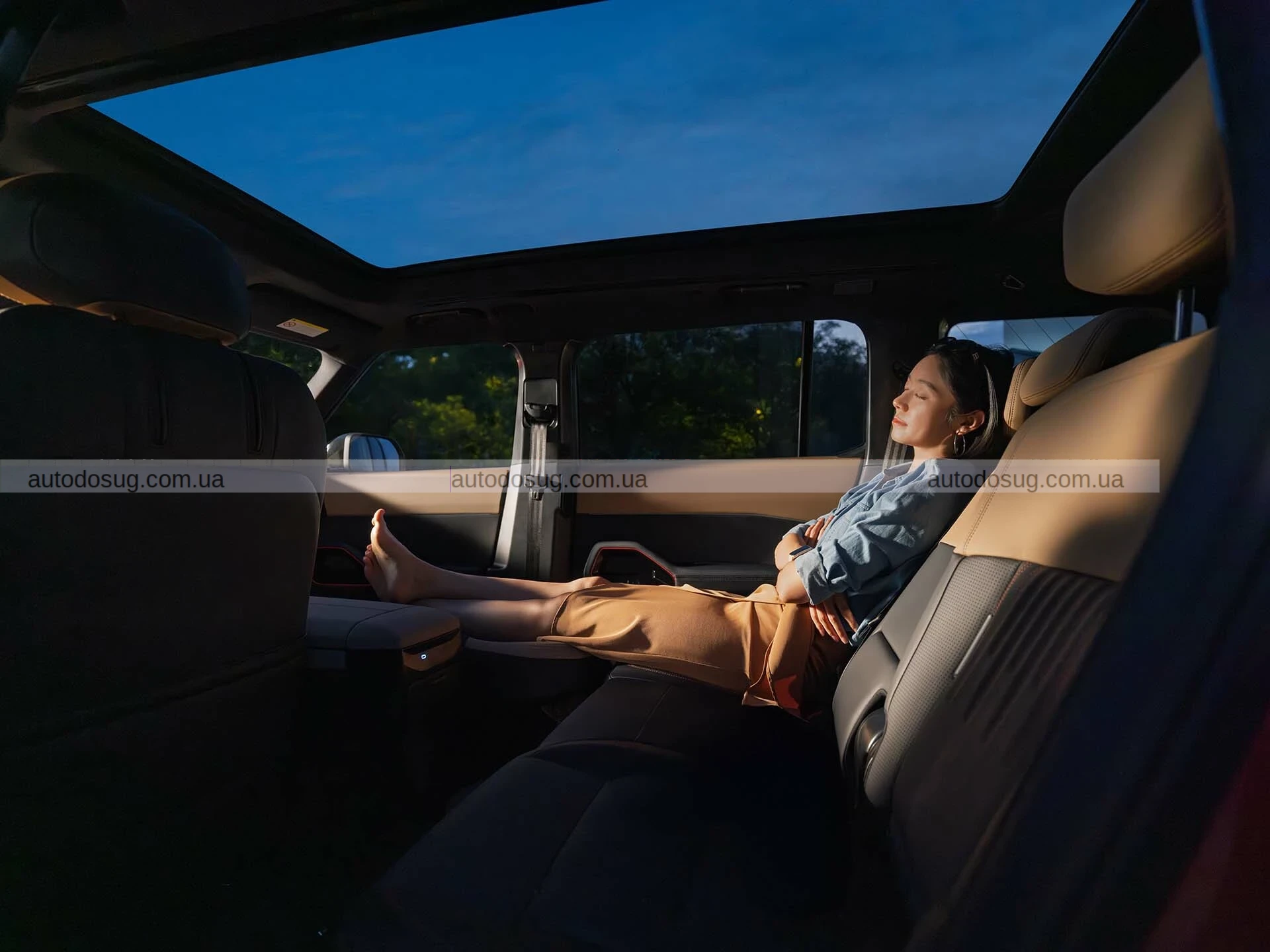 Електрифікований Bronco від Ford прибуває з сюрпризом у вигляді підйомного даху