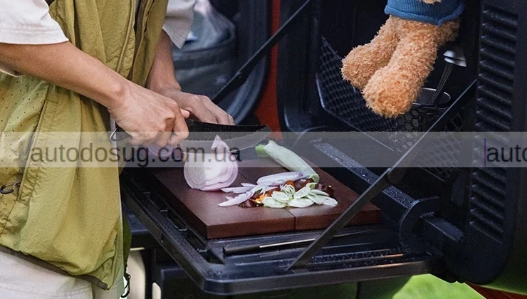 Електрифікований Bronco від Ford прибуває з сюрпризом у вигляді підйомного даху