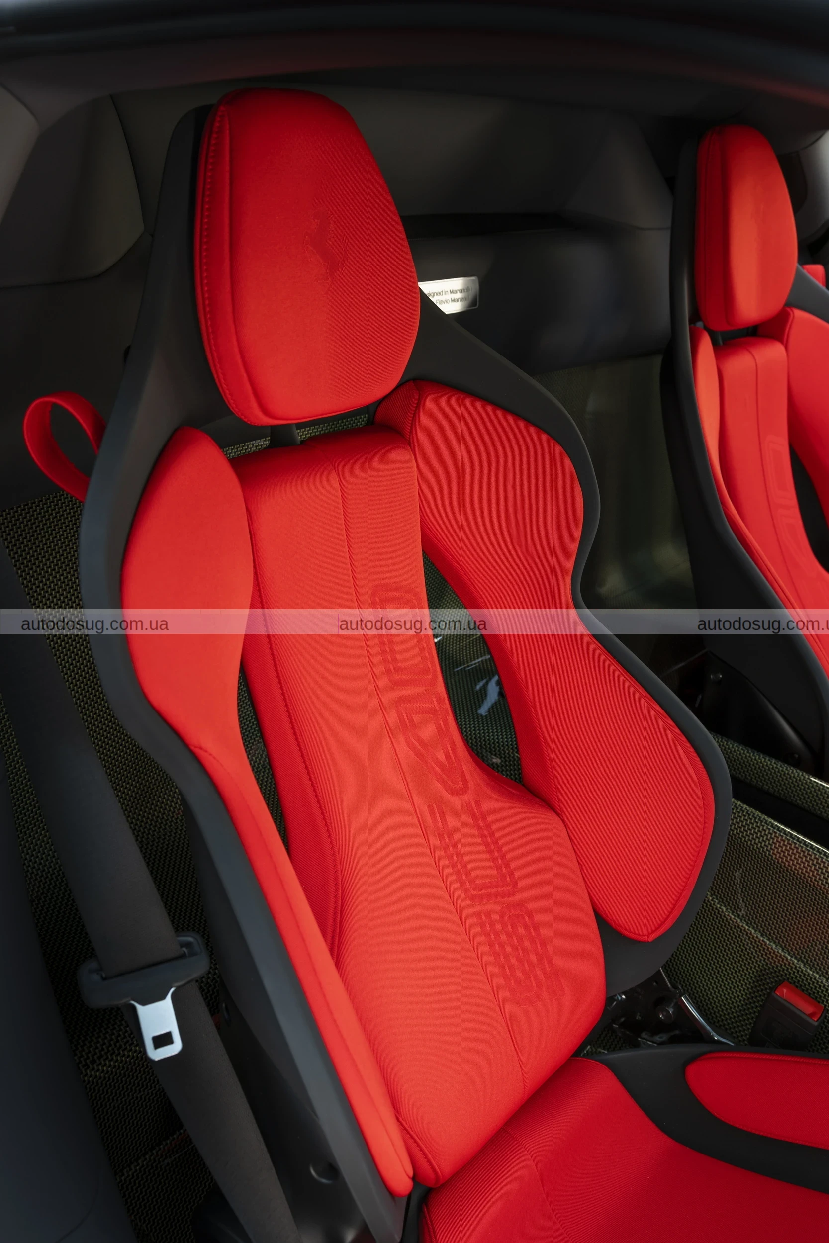 Ferrari створила сучасний триб'ют F40, але без його душі