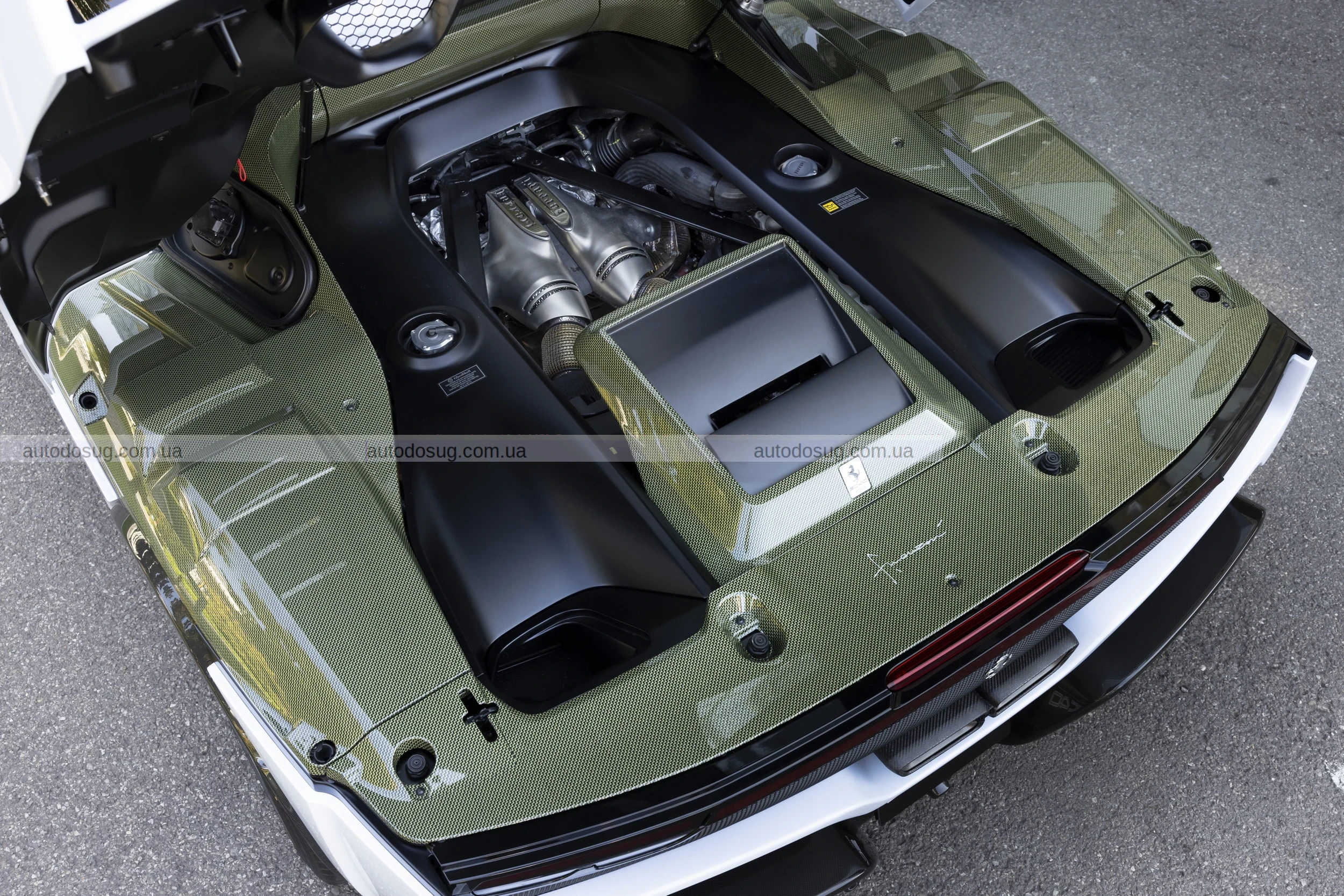 Ferrari створила сучасний триб'ют F40, але без його душі