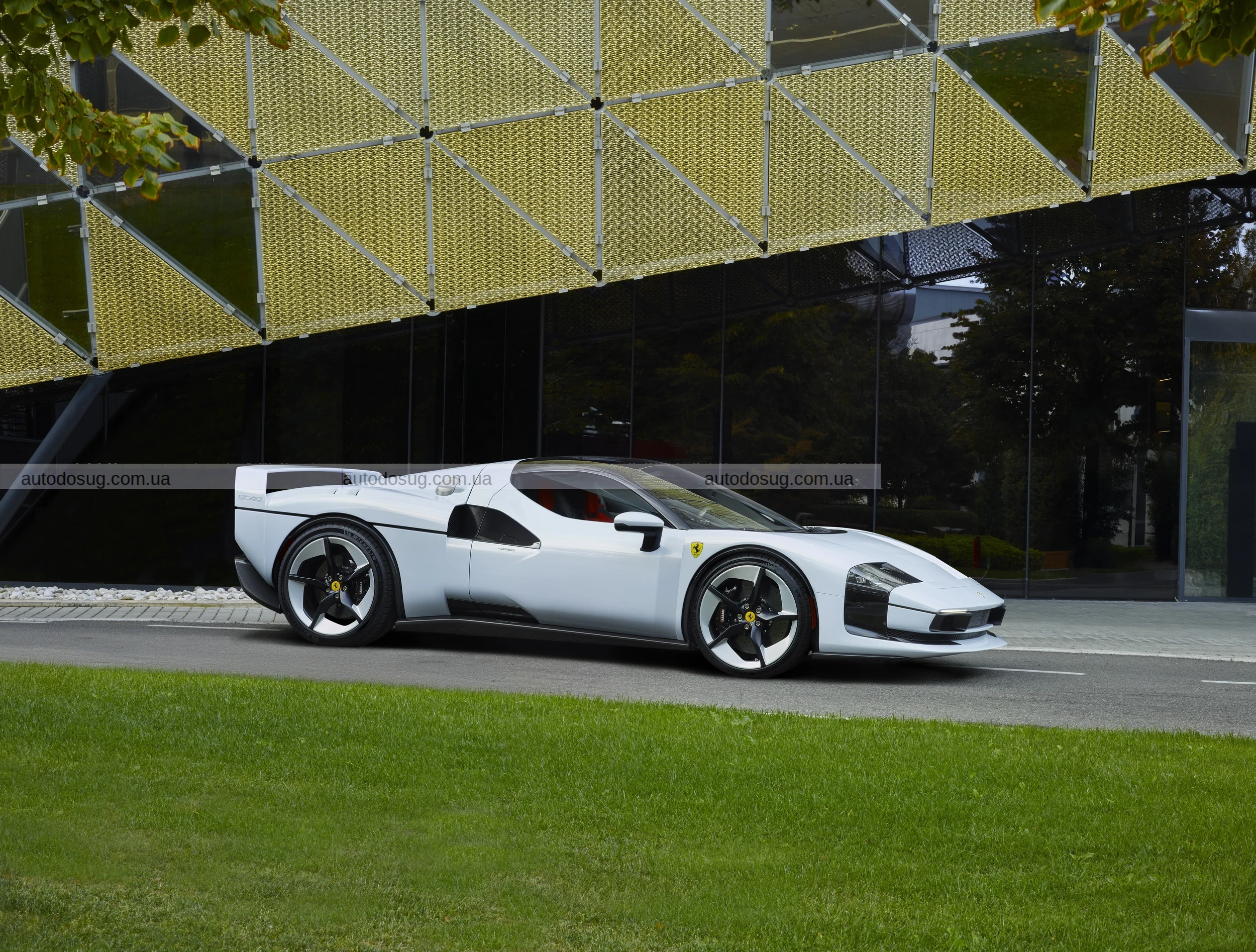 Ferrari створила сучасний триб'ют F40, але без його душі