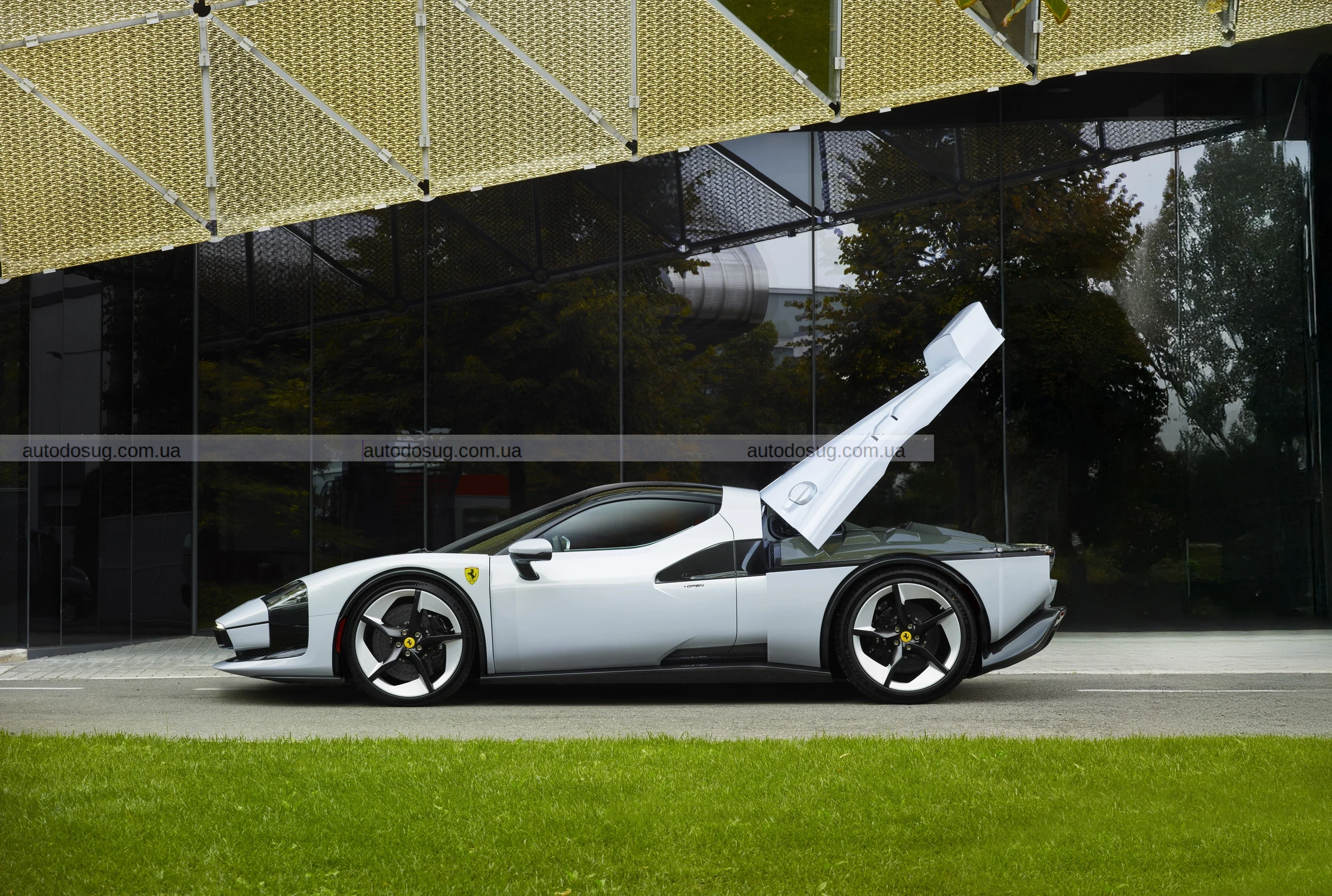 Ferrari створила сучасний триб'ют F40, але без його душі