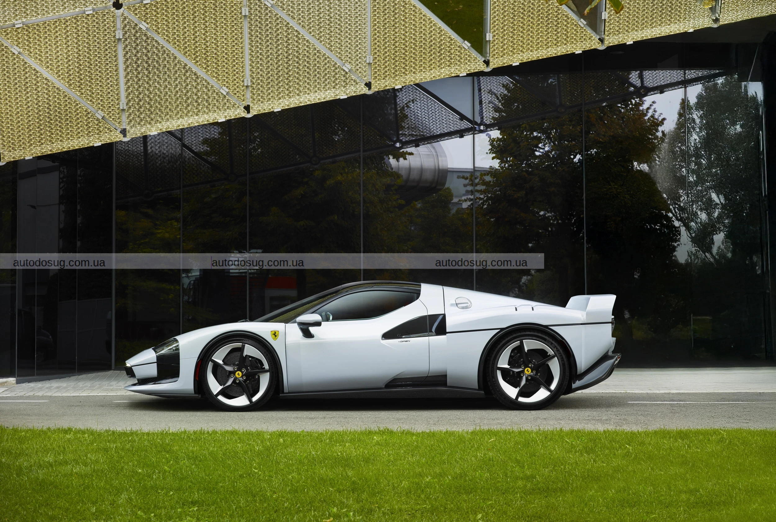 Ferrari створила сучасний триб'ют F40, але без його душі