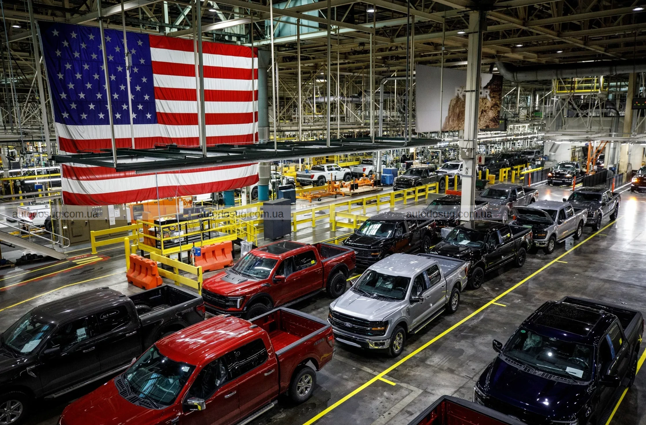 Ford знову робить ставку на вантажівки з бензиновим двигуном